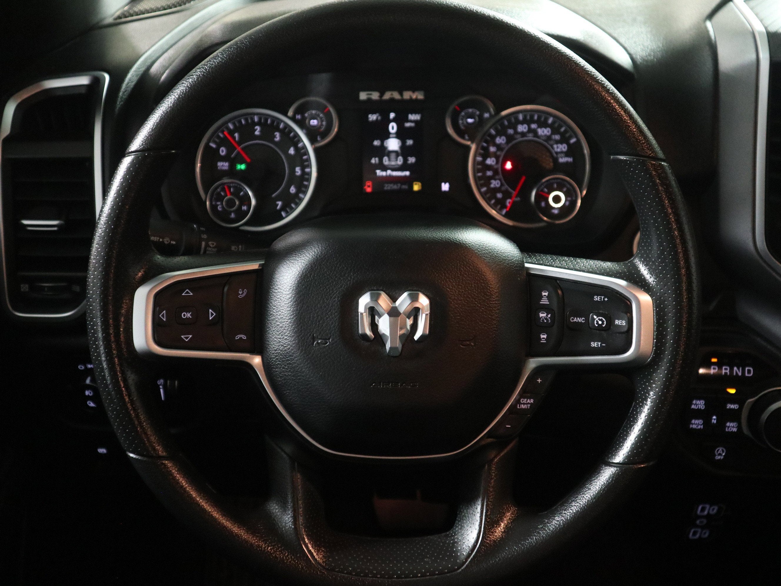 2025 RAM 1500 Big Horn Crew Cab 4x4 5'7" Box