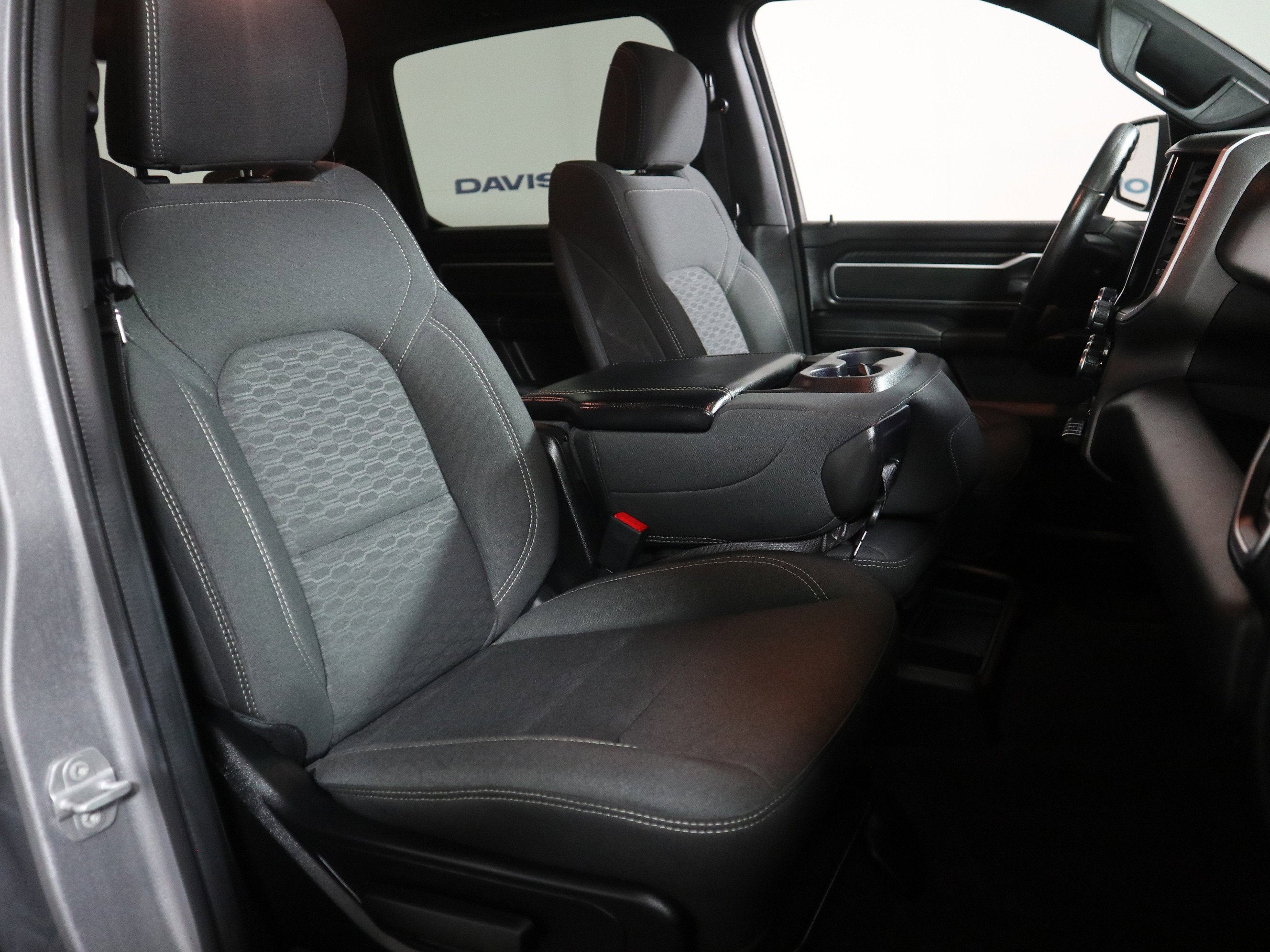 2025 RAM 1500 Big Horn Crew Cab 4x4 5'7" Box