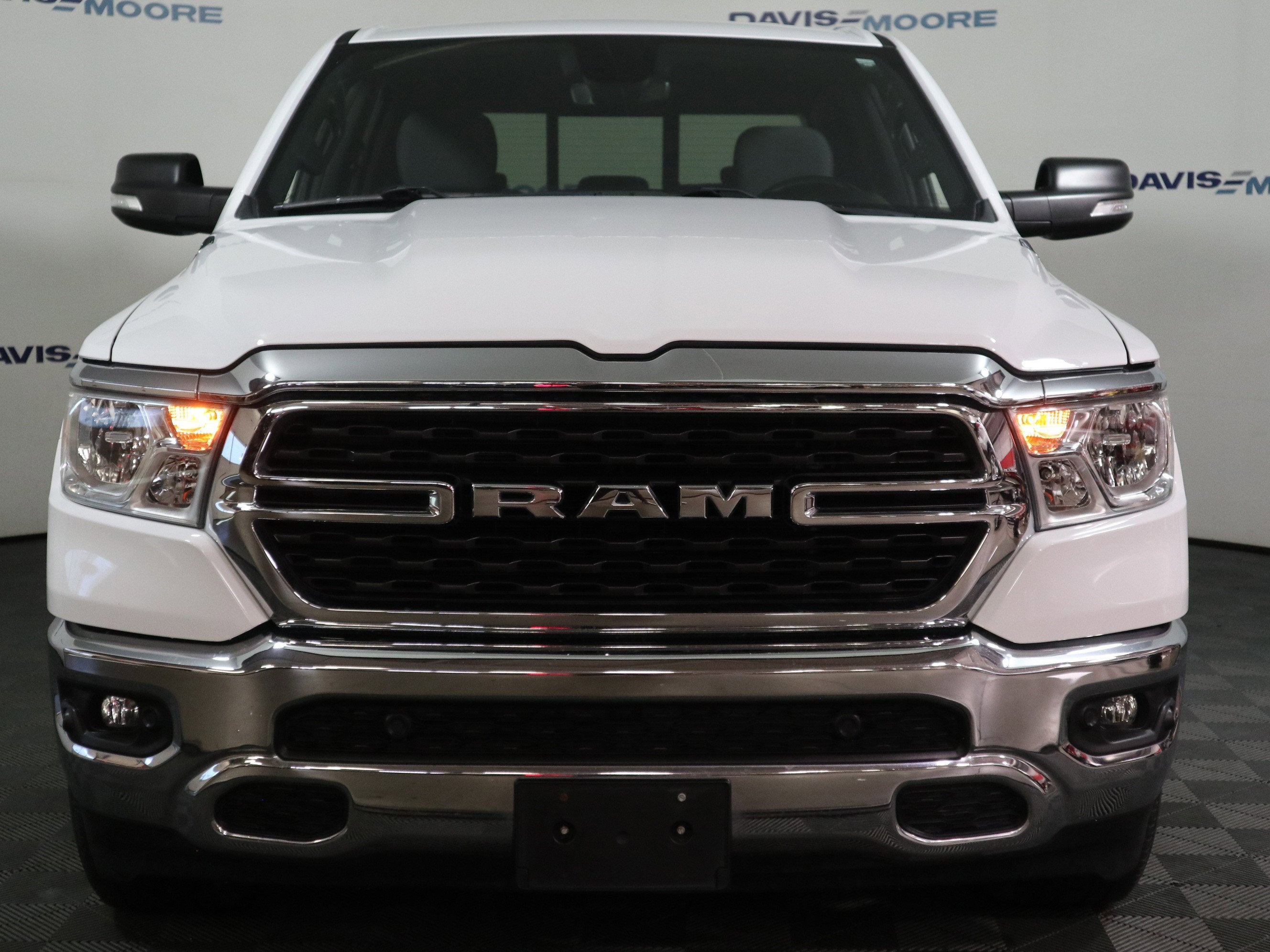 2022 RAM 1500 Big Horn Crew Cab 4x4 5'7" Box
