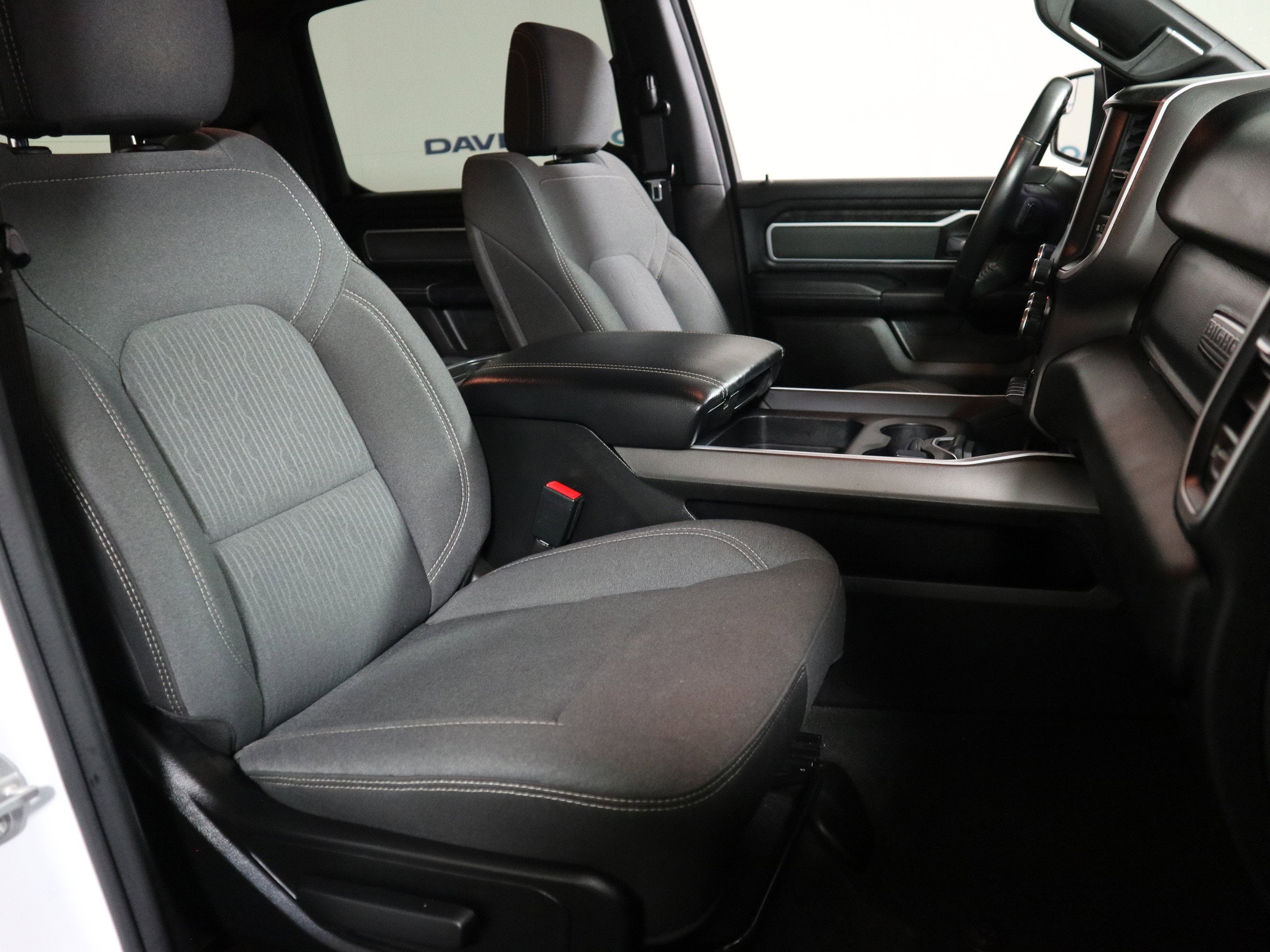 2022 RAM 1500 Big Horn Crew Cab 4x4 5'7" Box