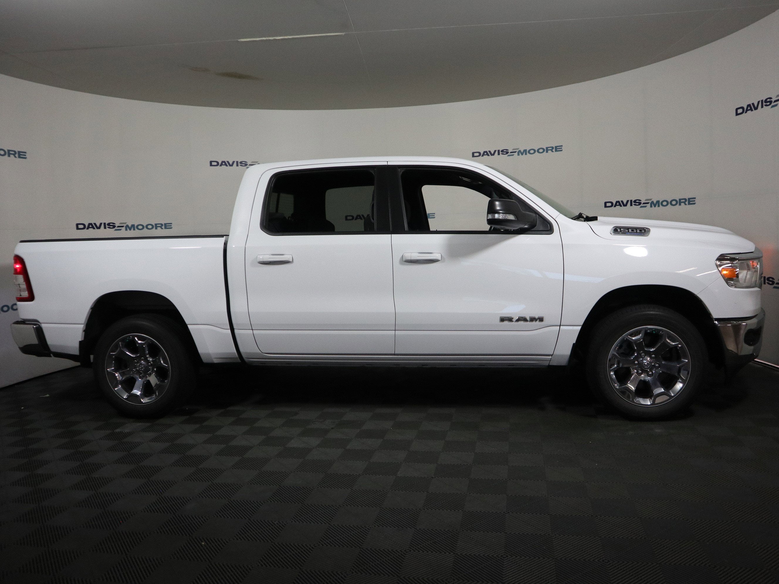 2022 RAM 1500 Big Horn Crew Cab 4x4 5'7" Box