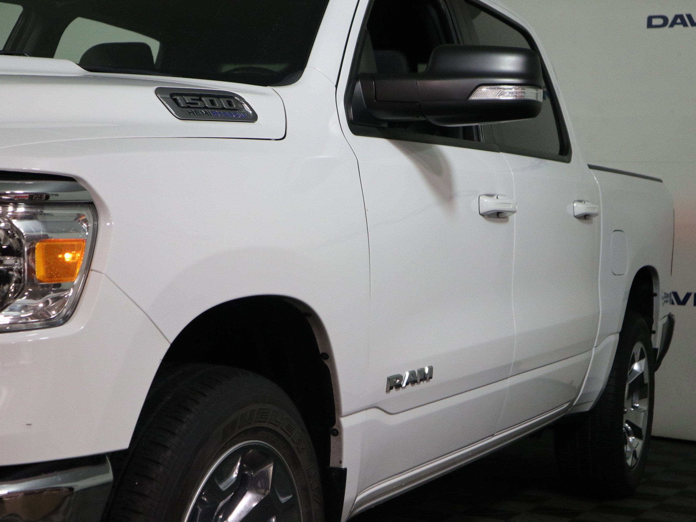 2022 RAM 1500 Big Horn Crew Cab 4x4 5'7" Box