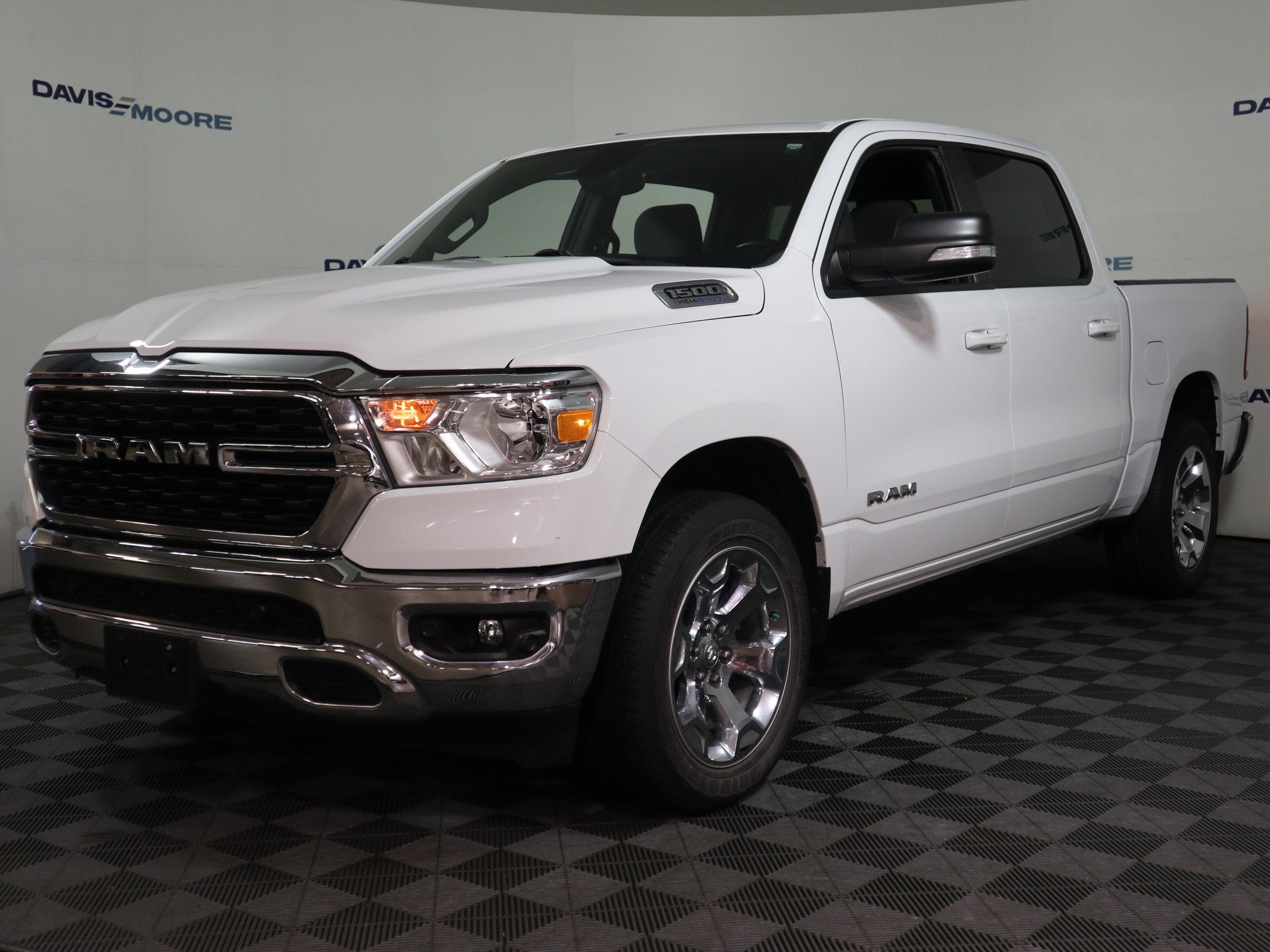 2022 RAM 1500 Big Horn Crew Cab 4x4 5'7" Box