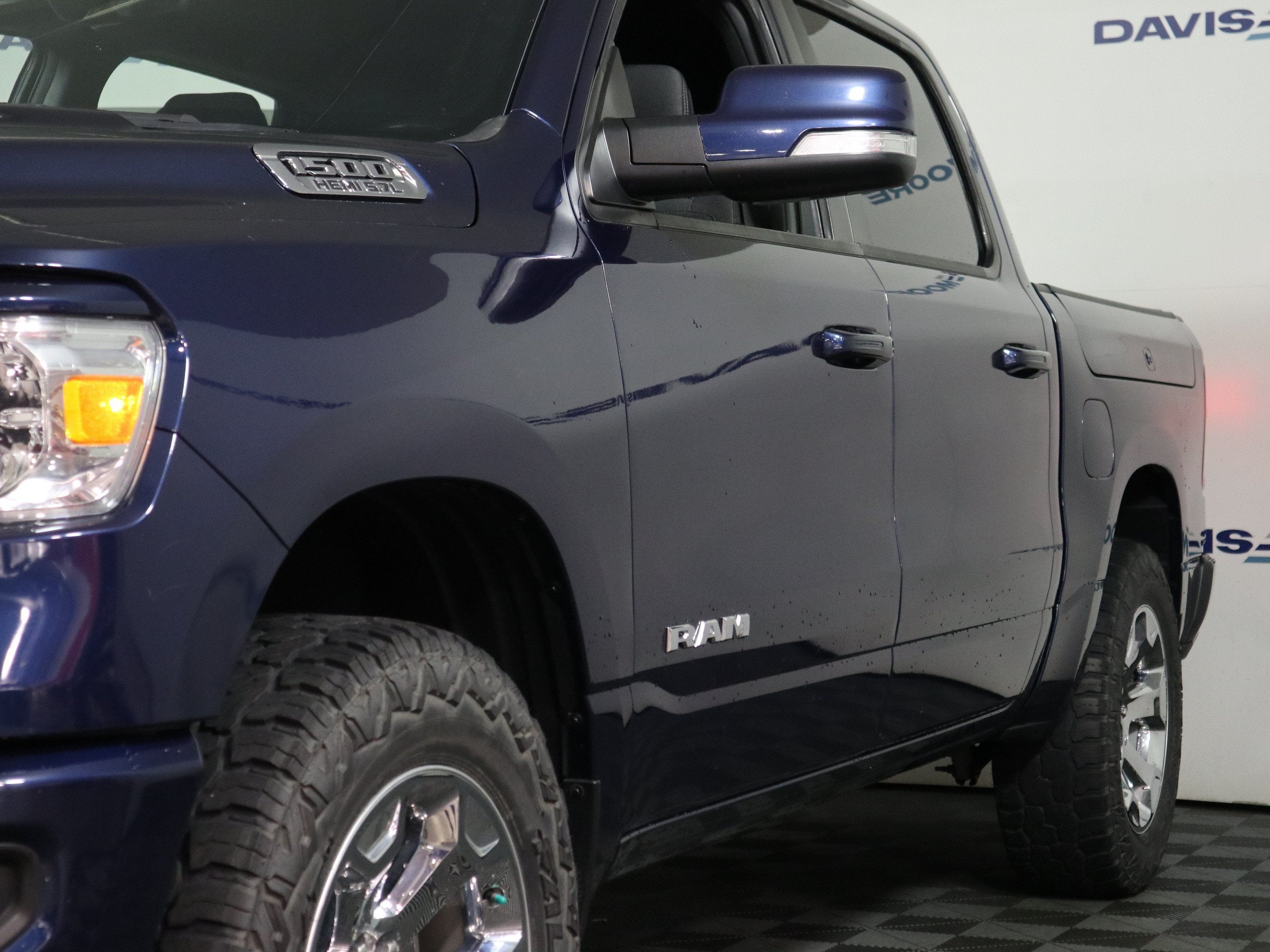 2020 RAM 1500 Big Horn Crew Cab 4x4 5'7" Box