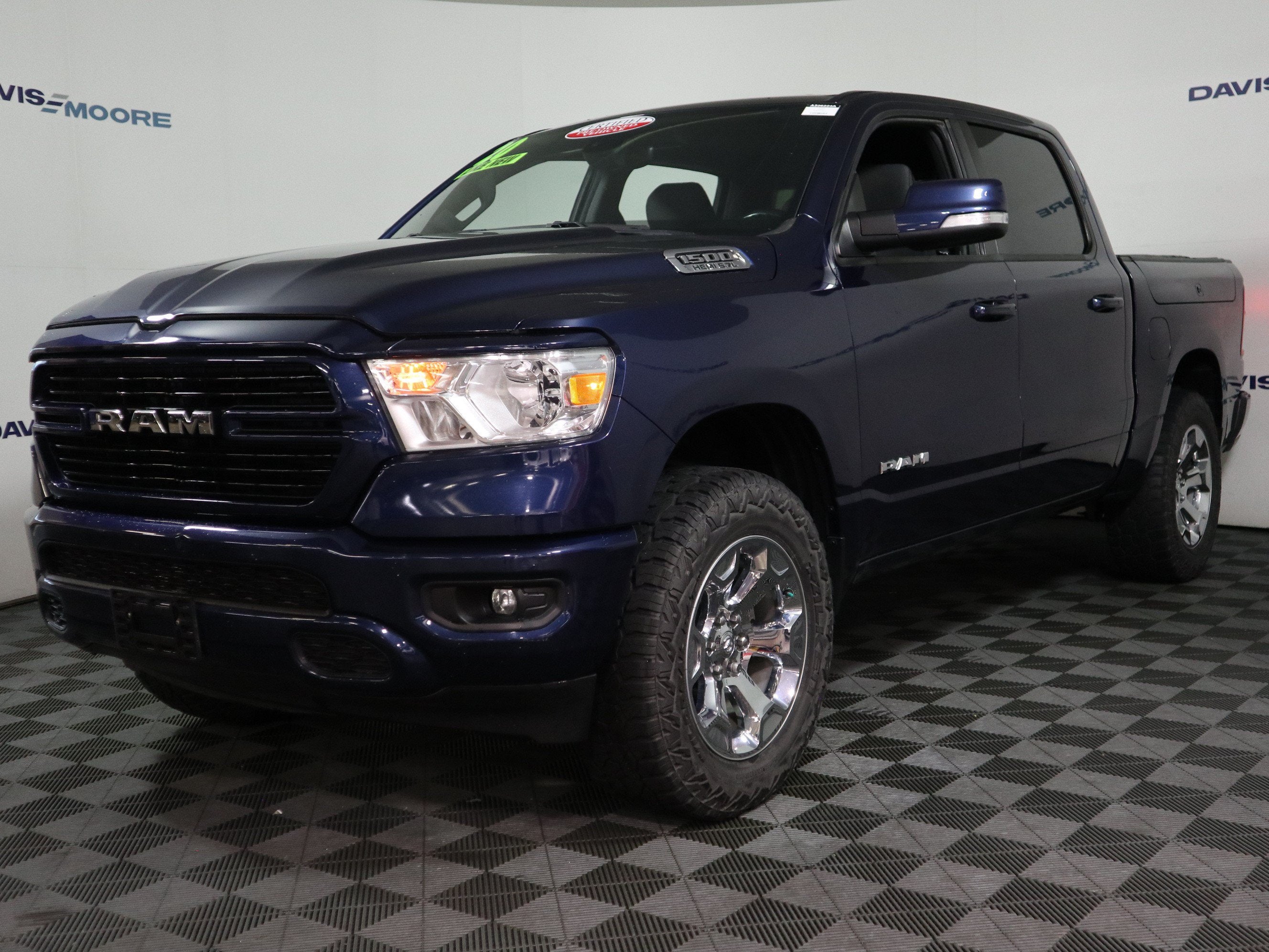 2020 RAM 1500 Big Horn Crew Cab 4x4 5'7" Box