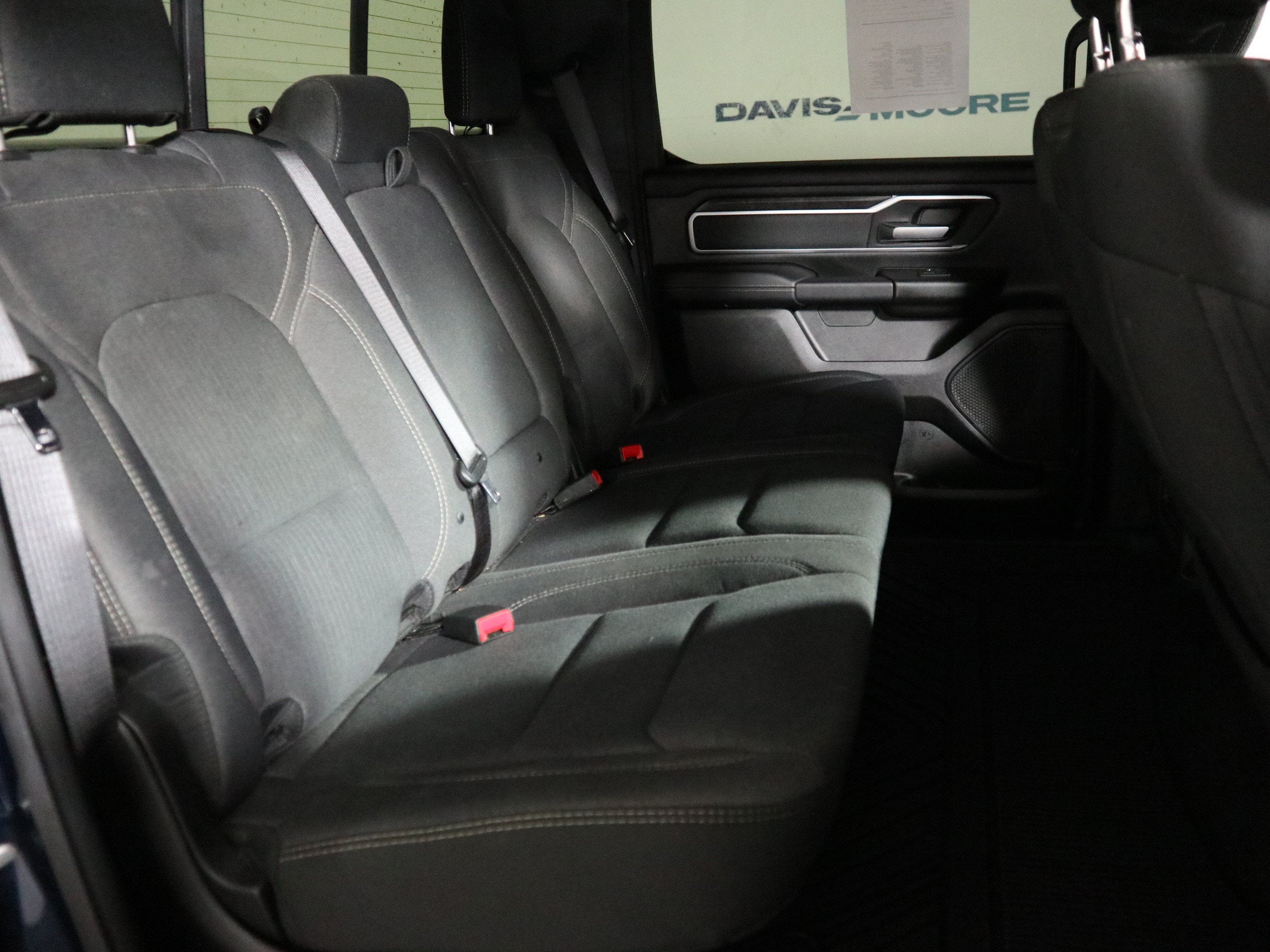 2020 RAM 1500 Big Horn Crew Cab 4x4 5'7" Box