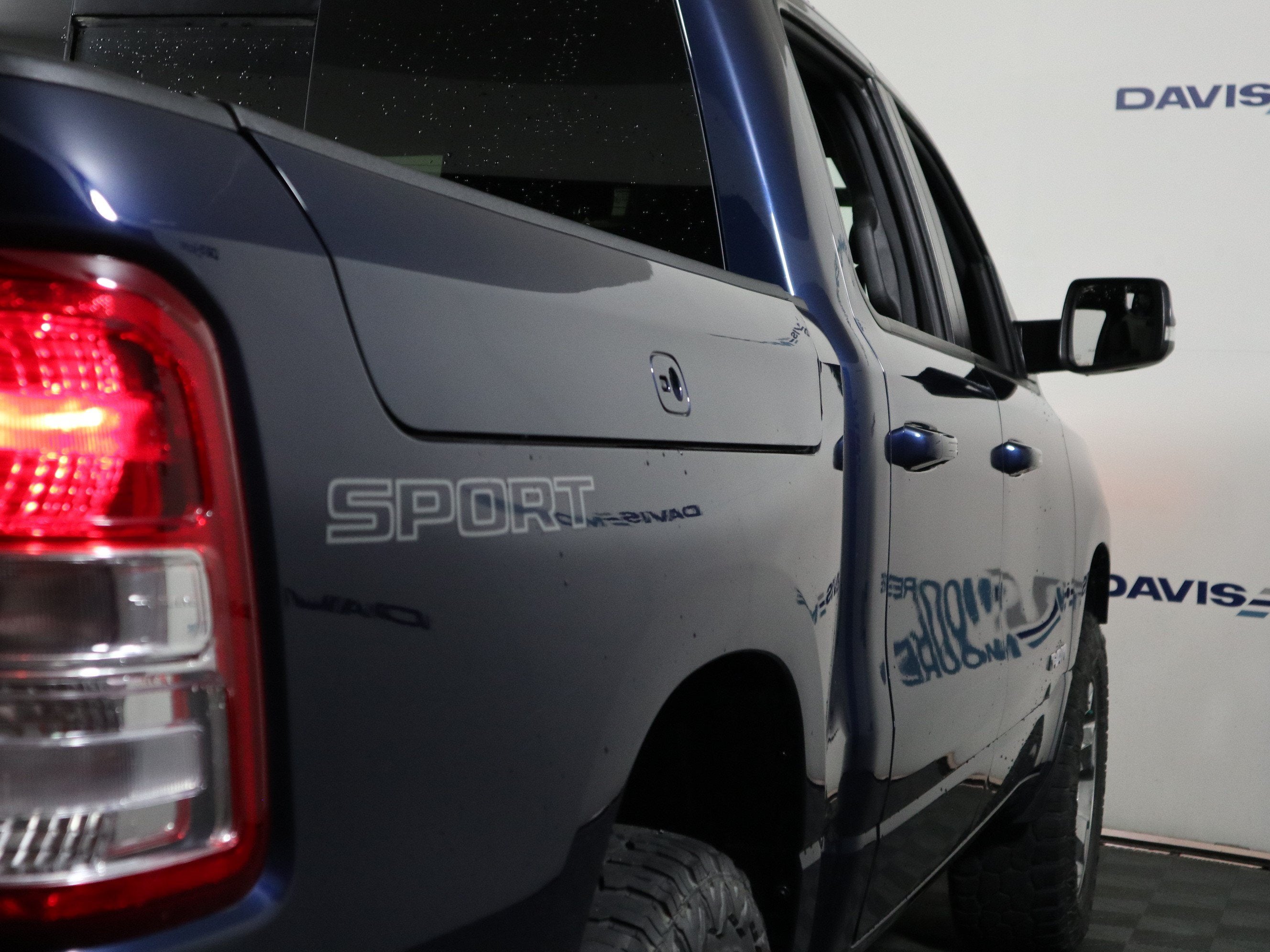 2020 RAM 1500 Big Horn Crew Cab 4x4 5'7" Box