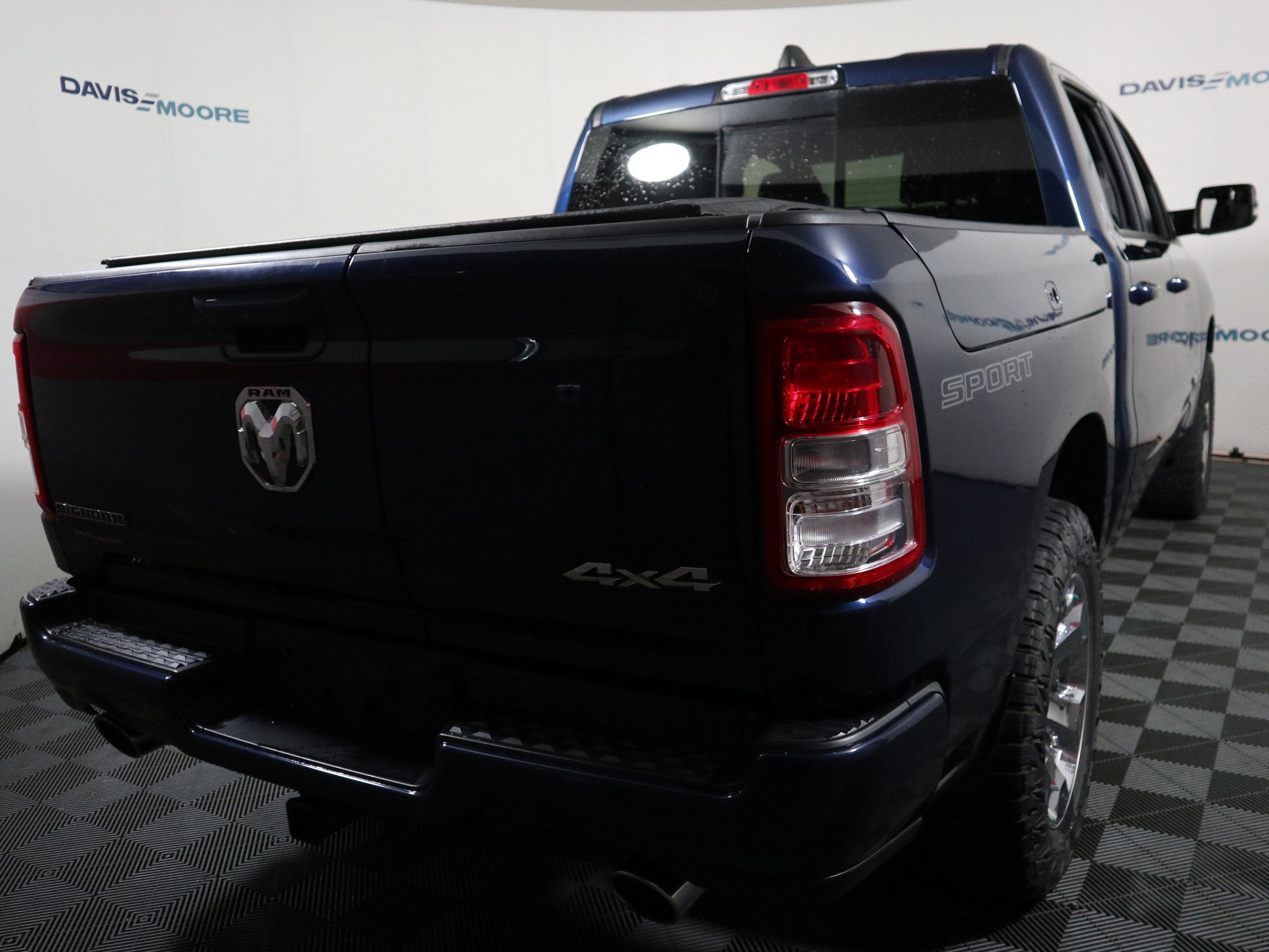 2020 RAM 1500 Big Horn Crew Cab 4x4 5'7" Box