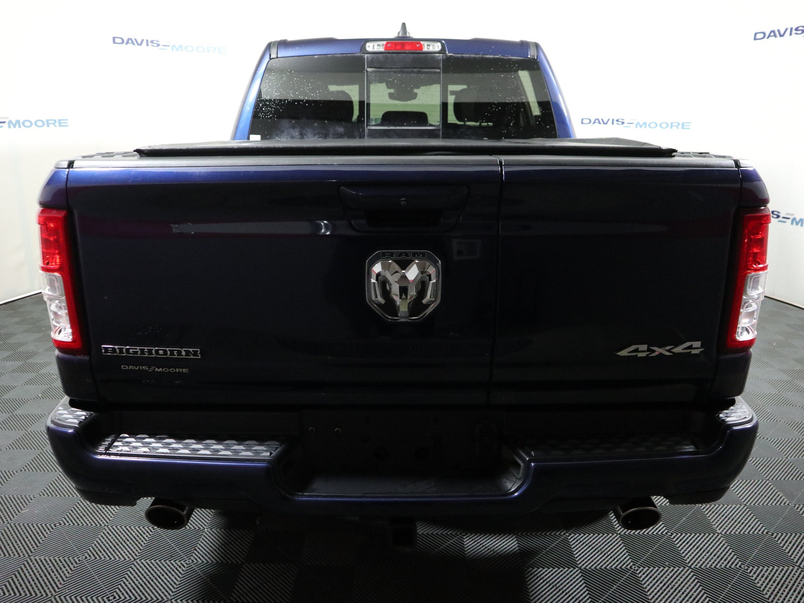 2020 RAM 1500 Big Horn Crew Cab 4x4 5'7" Box