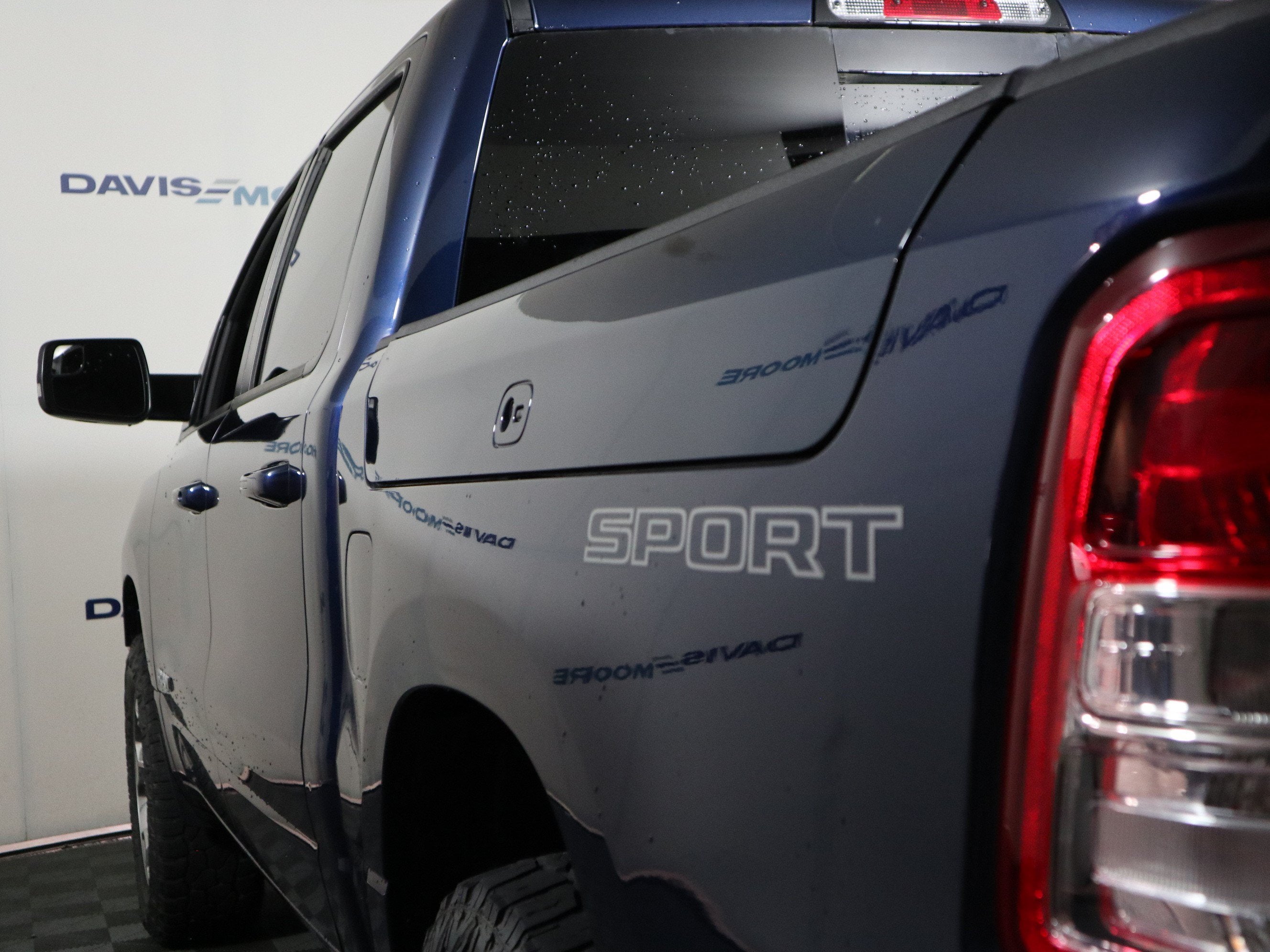 2020 RAM 1500 Big Horn Crew Cab 4x4 5'7" Box