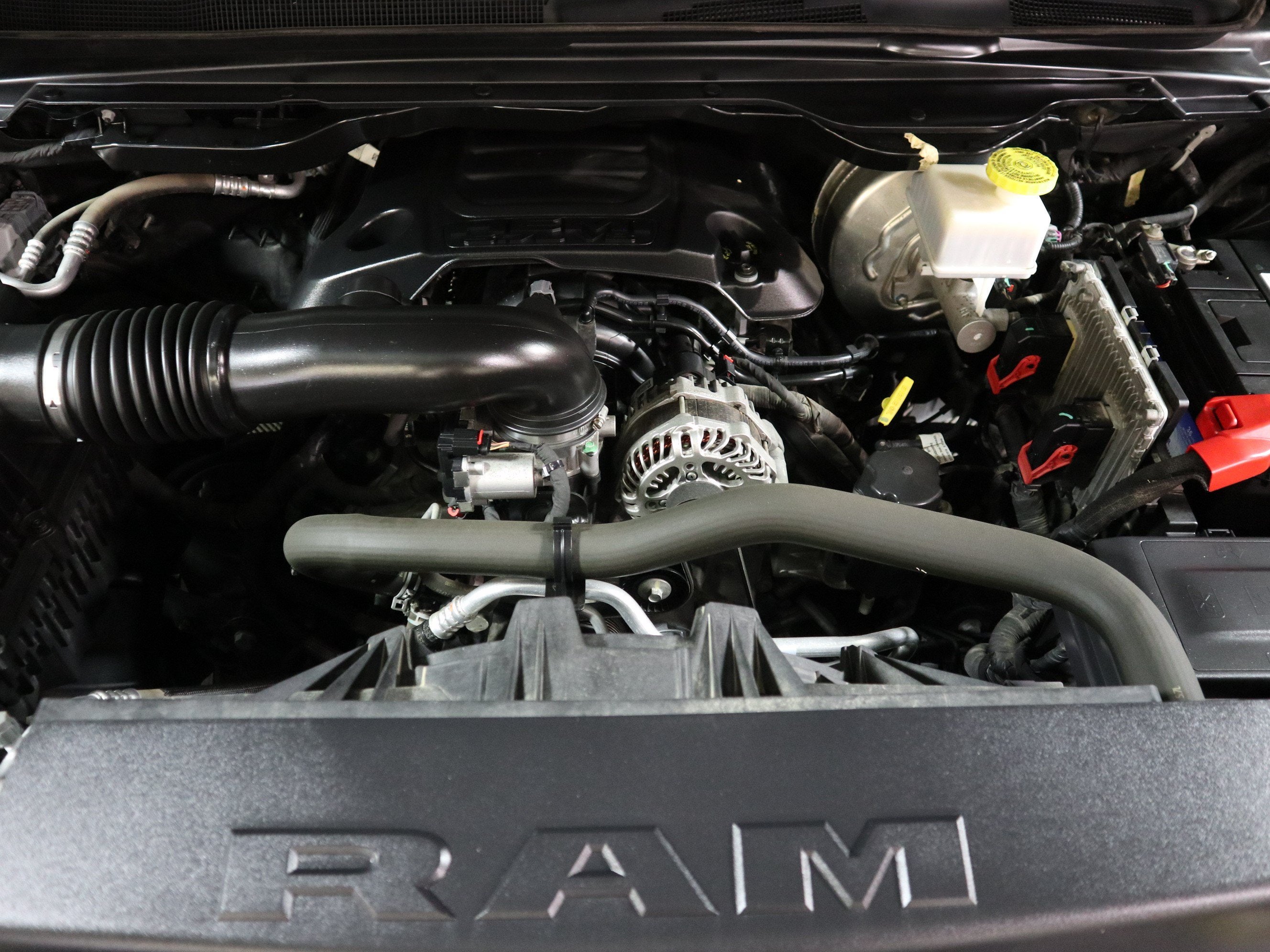 2020 RAM 1500 Big Horn Crew Cab 4x4 5'7" Box