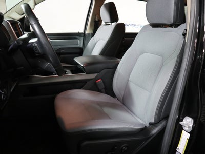2020 RAM 1500 Big Horn Crew Cab 4x4 5'7" Box