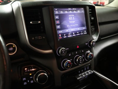 2020 RAM 1500 Big Horn Crew Cab 4x4 5'7" Box