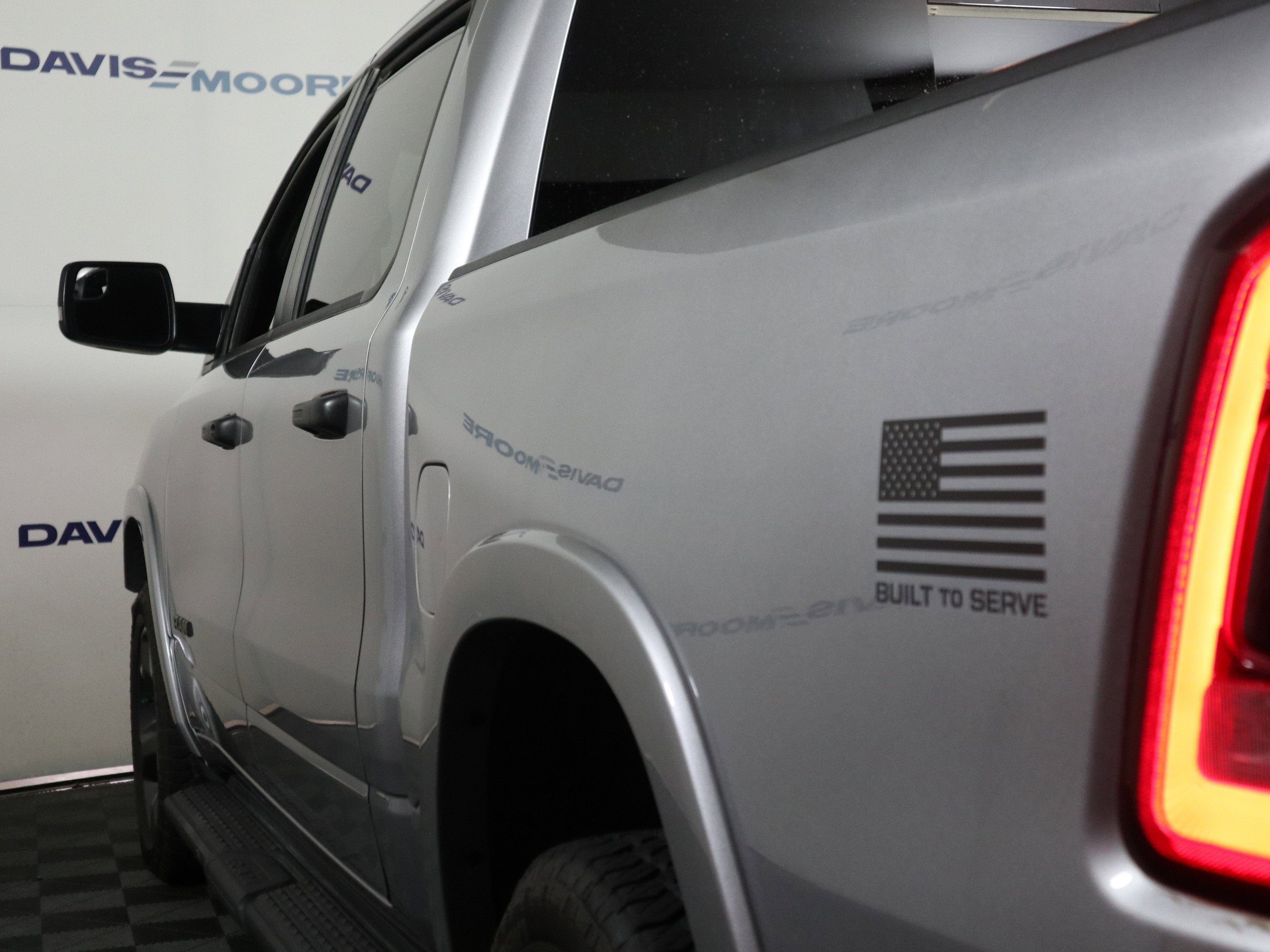 2024 RAM 1500 Big Horn Crew Cab 4x4 5'7" Box