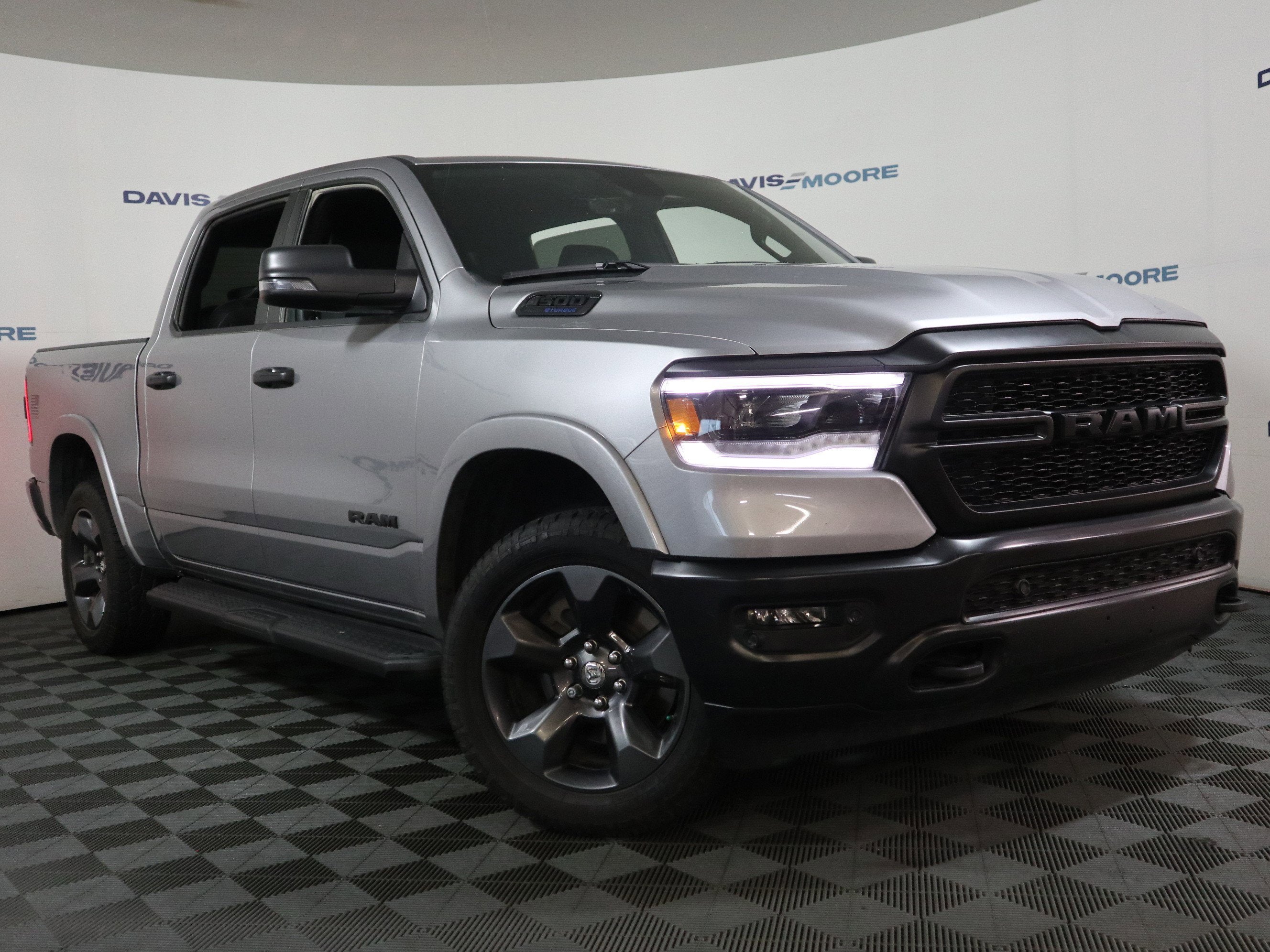2024 RAM 1500 Big Horn Crew Cab 4x4 5'7" Box