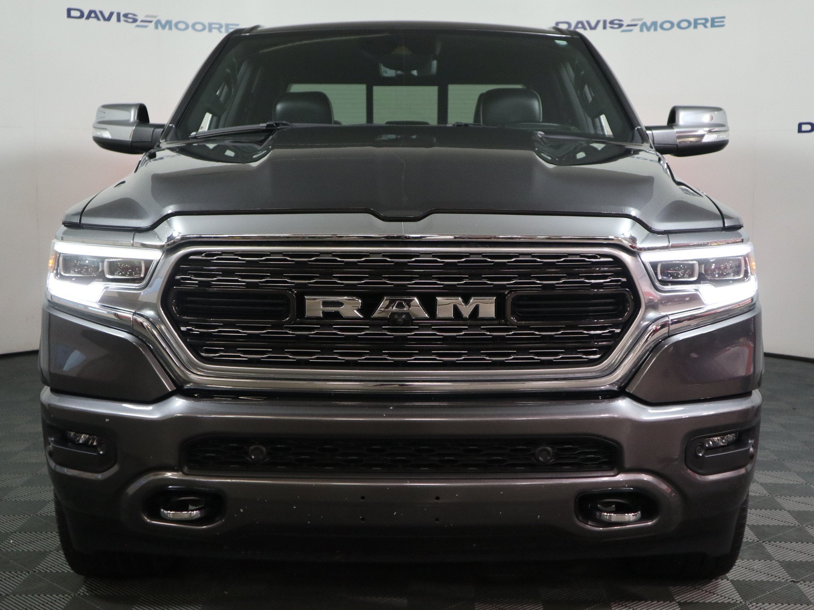 2022 RAM 1500 Limited Crew Cab 4x4 5'7" Box