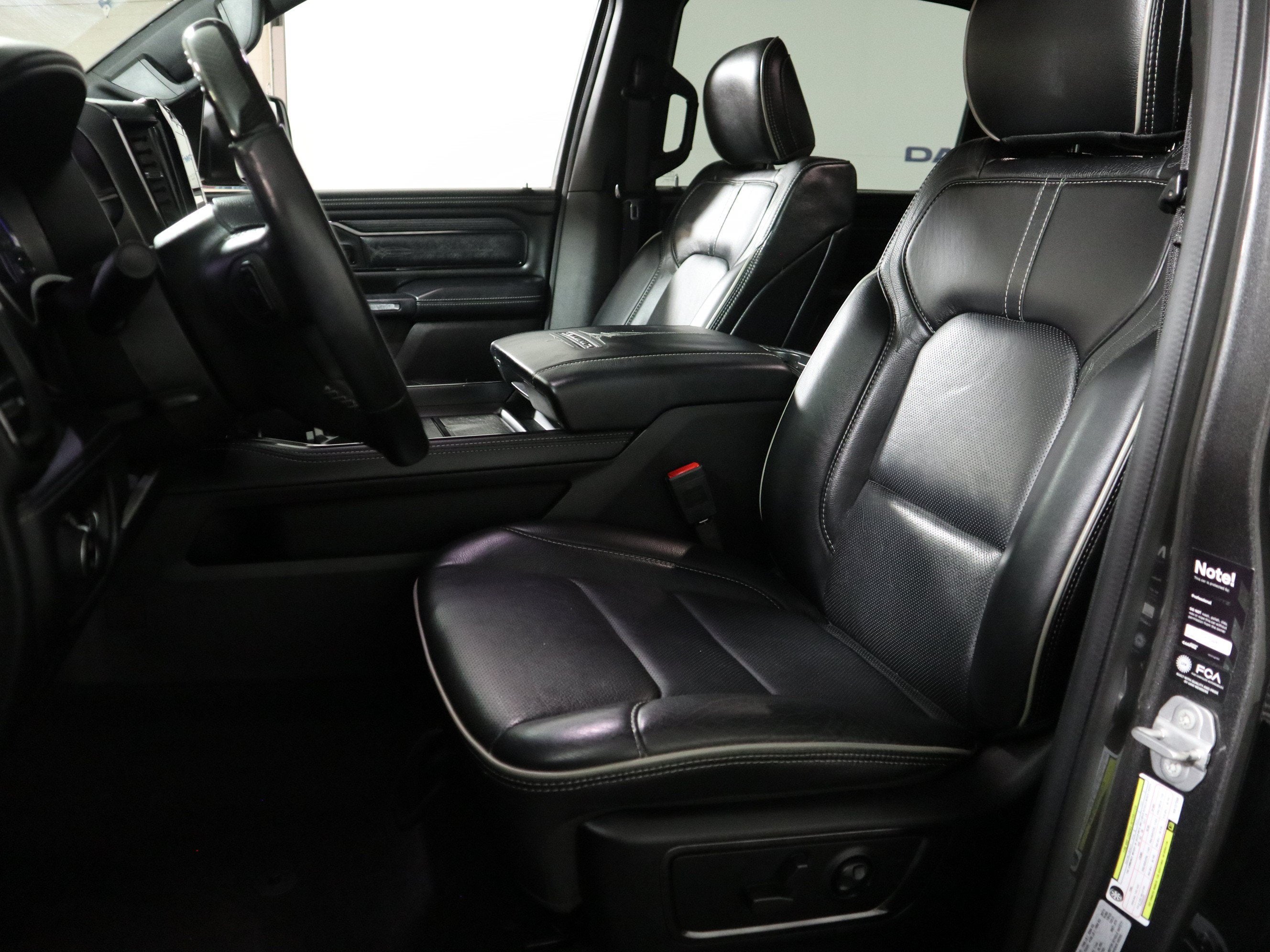2022 RAM 1500 Limited Crew Cab 4x4 5'7" Box