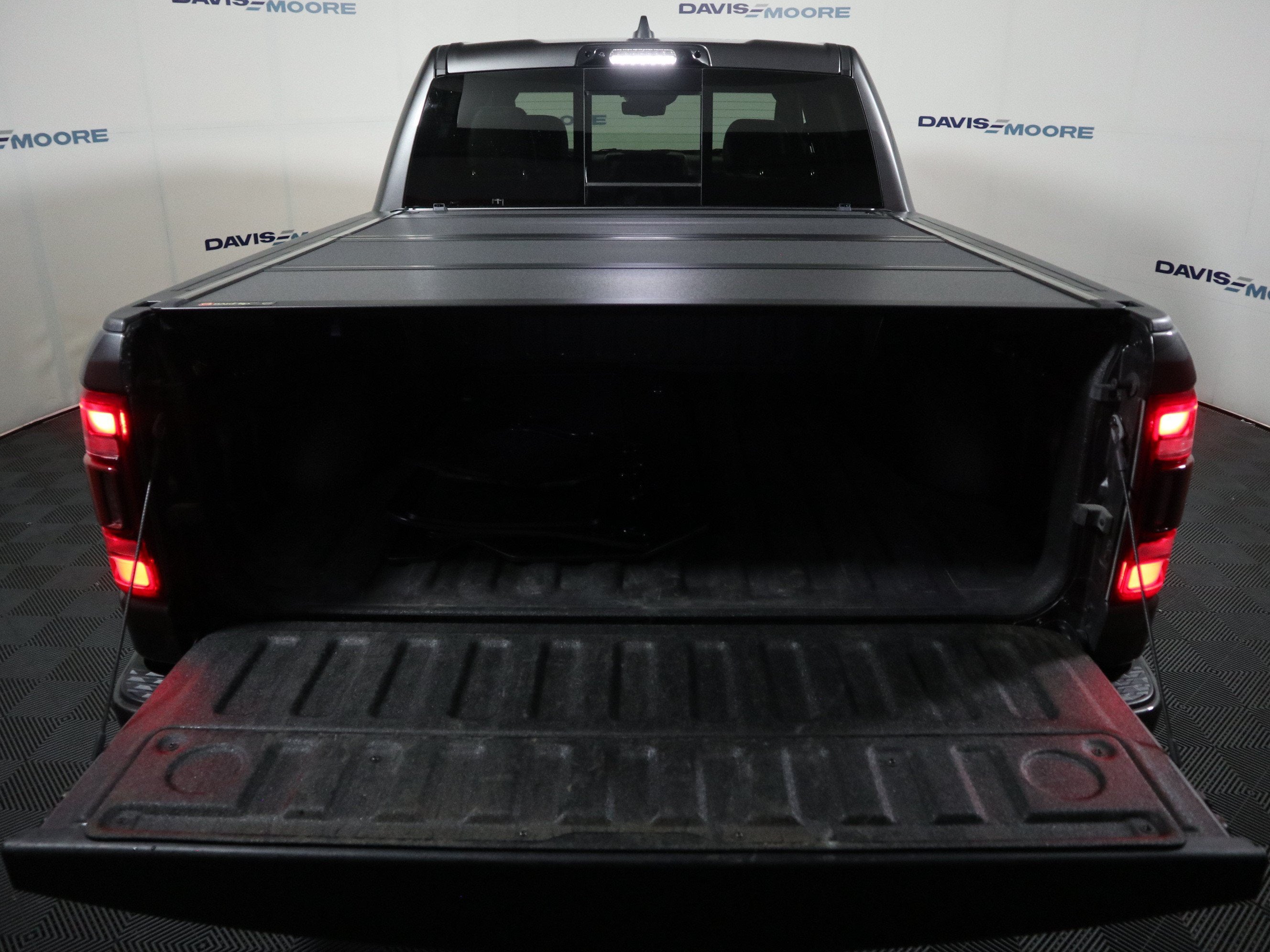 2022 RAM 1500 Limited Crew Cab 4x4 5'7" Box
