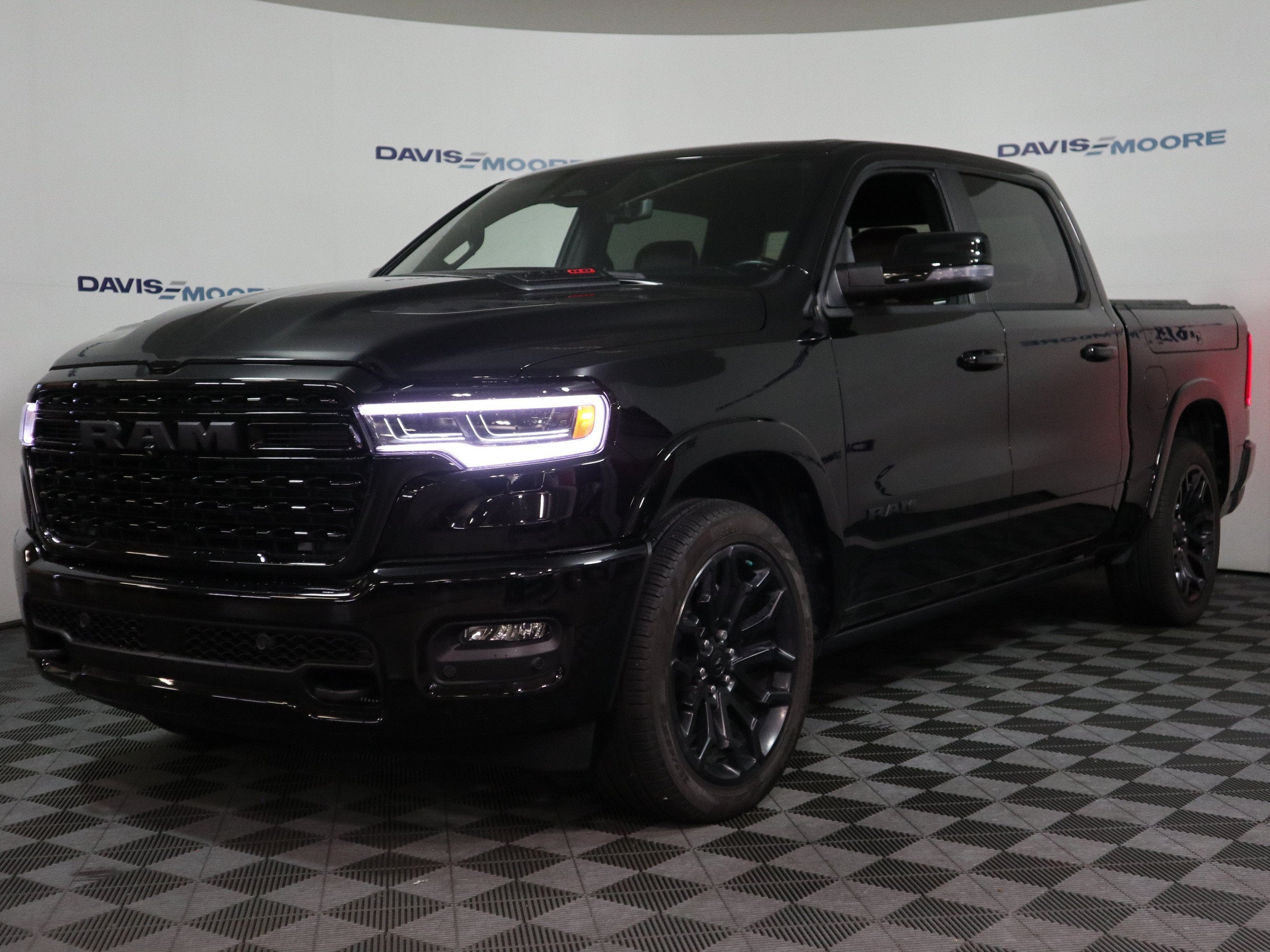 2026 RAM 1500 Limited Crew Cab 4x4 5'7" Box