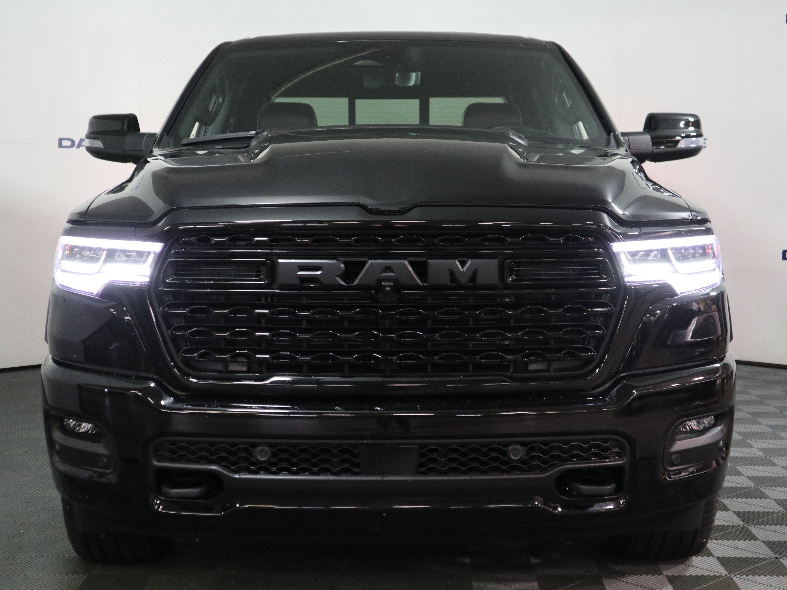 2026 RAM 1500 Limited Crew Cab 4x4 5'7" Box