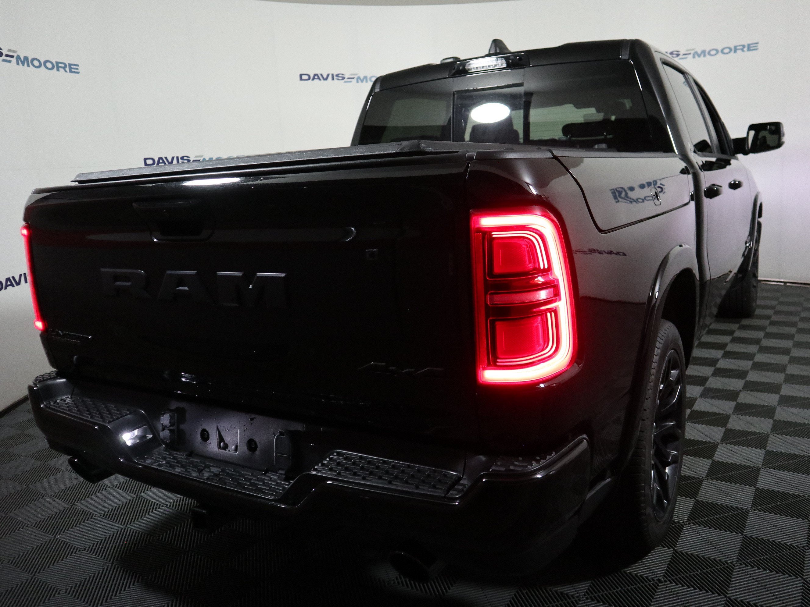 2026 RAM 1500 Limited Crew Cab 4x4 5'7" Box