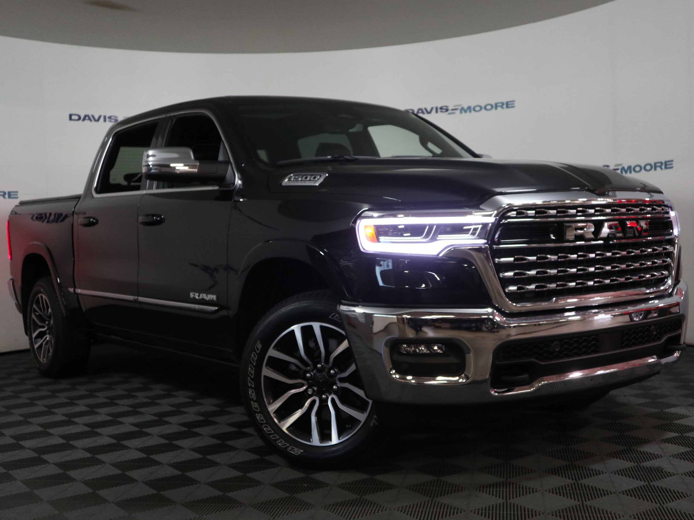 2026 RAM 1500 Limited Crew Cab 4x4 5'7" Box