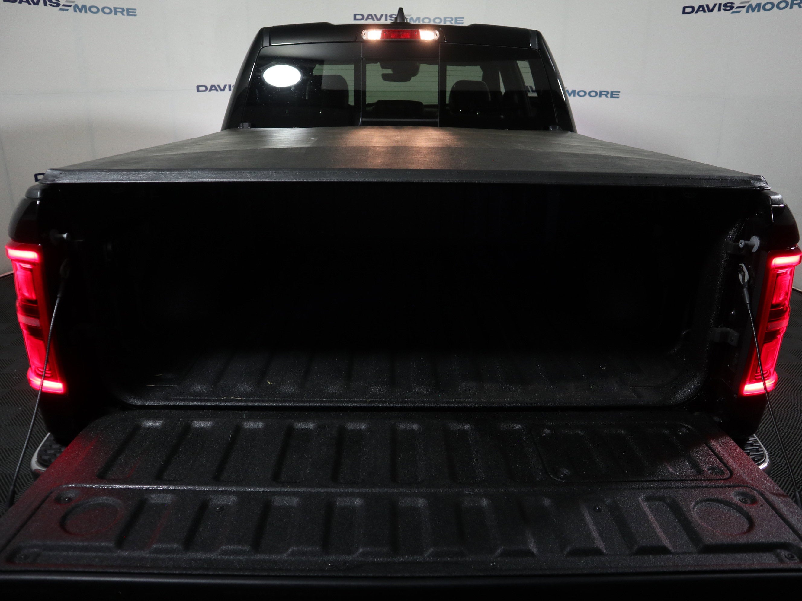 2026 RAM 1500 Limited Crew Cab 4x4 5'7" Box