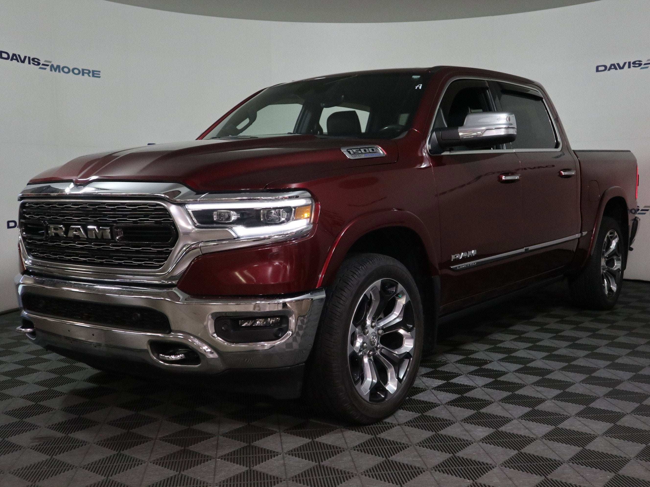 2021 RAM 1500 Limited Crew Cab 4x4 5'7" Box