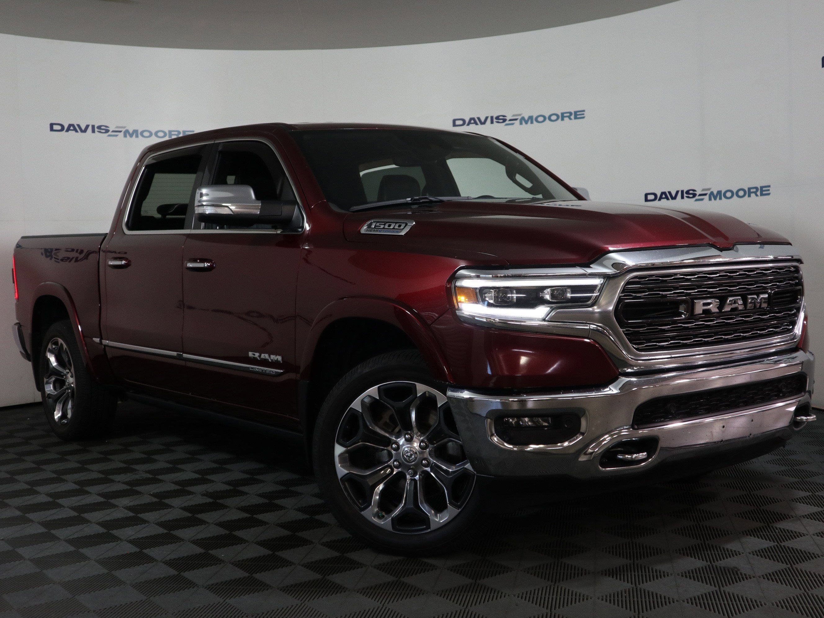 2021 RAM 1500 Limited Crew Cab 4x4 5'7" Box