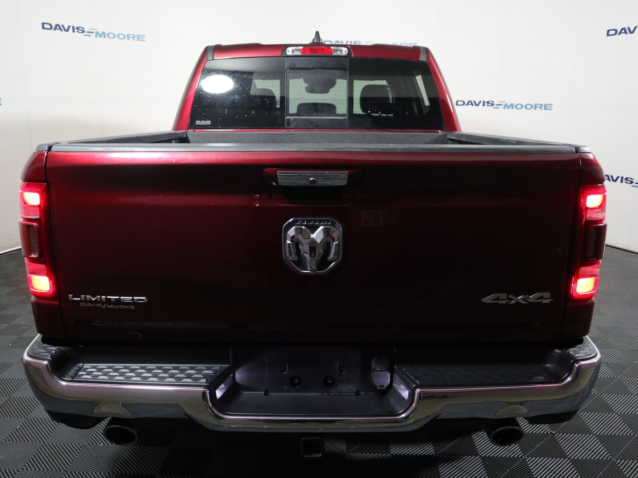 2021 RAM 1500 Limited Crew Cab 4x4 5'7" Box