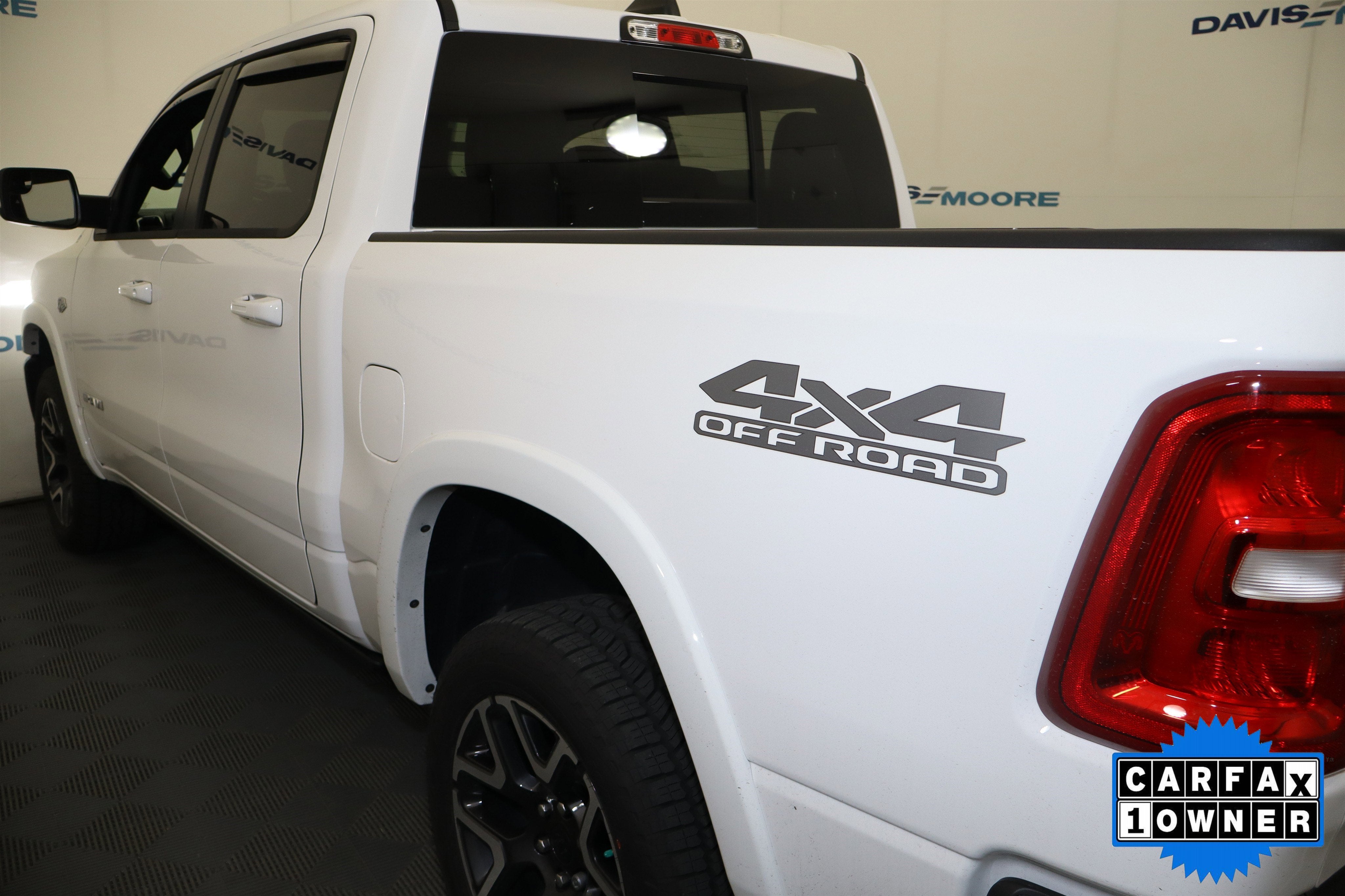 2026 RAM 1500 Laramie Crew Cab 4x4 5'7" Box