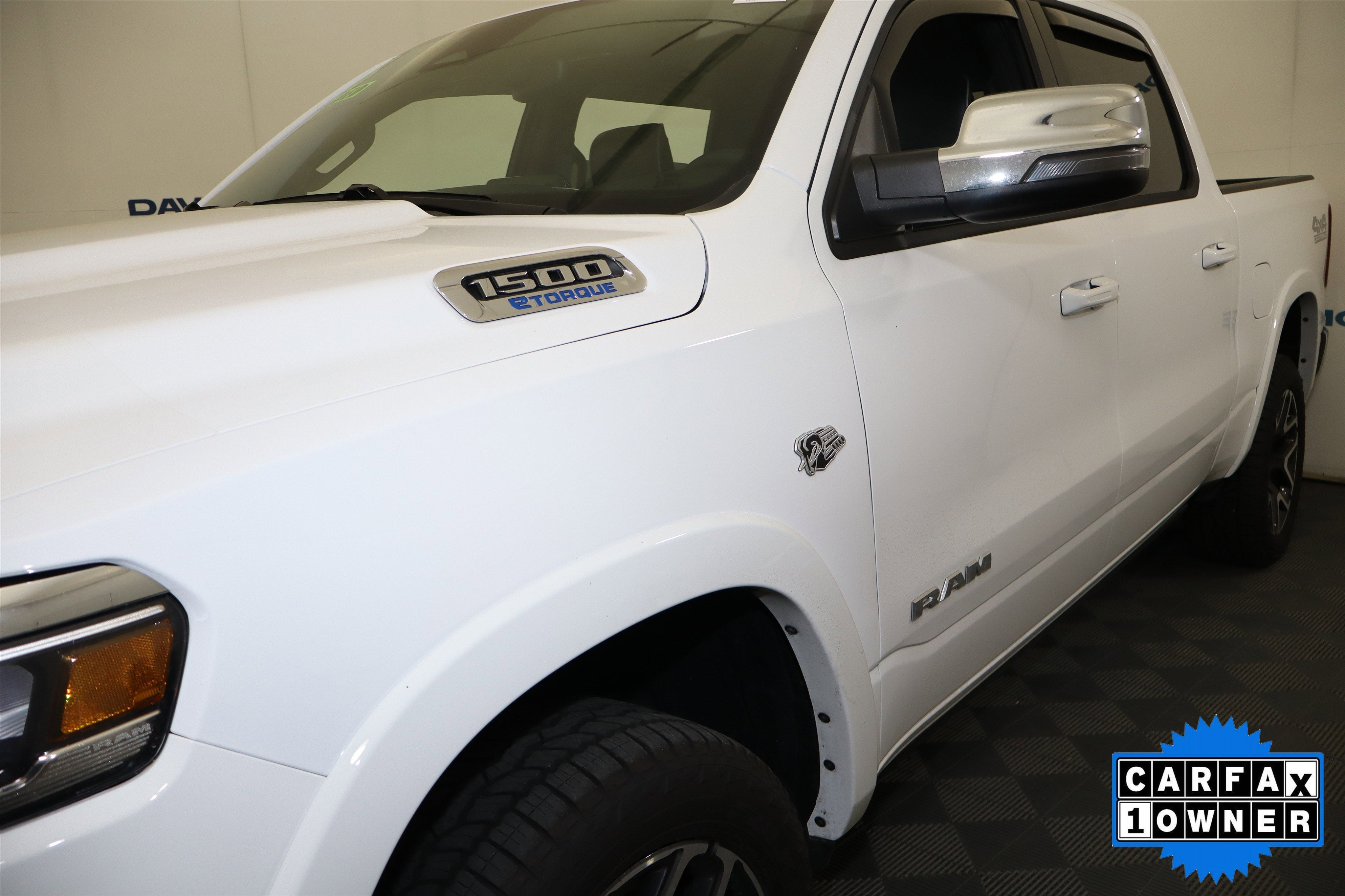 2026 RAM 1500 Laramie Crew Cab 4x4 5'7" Box