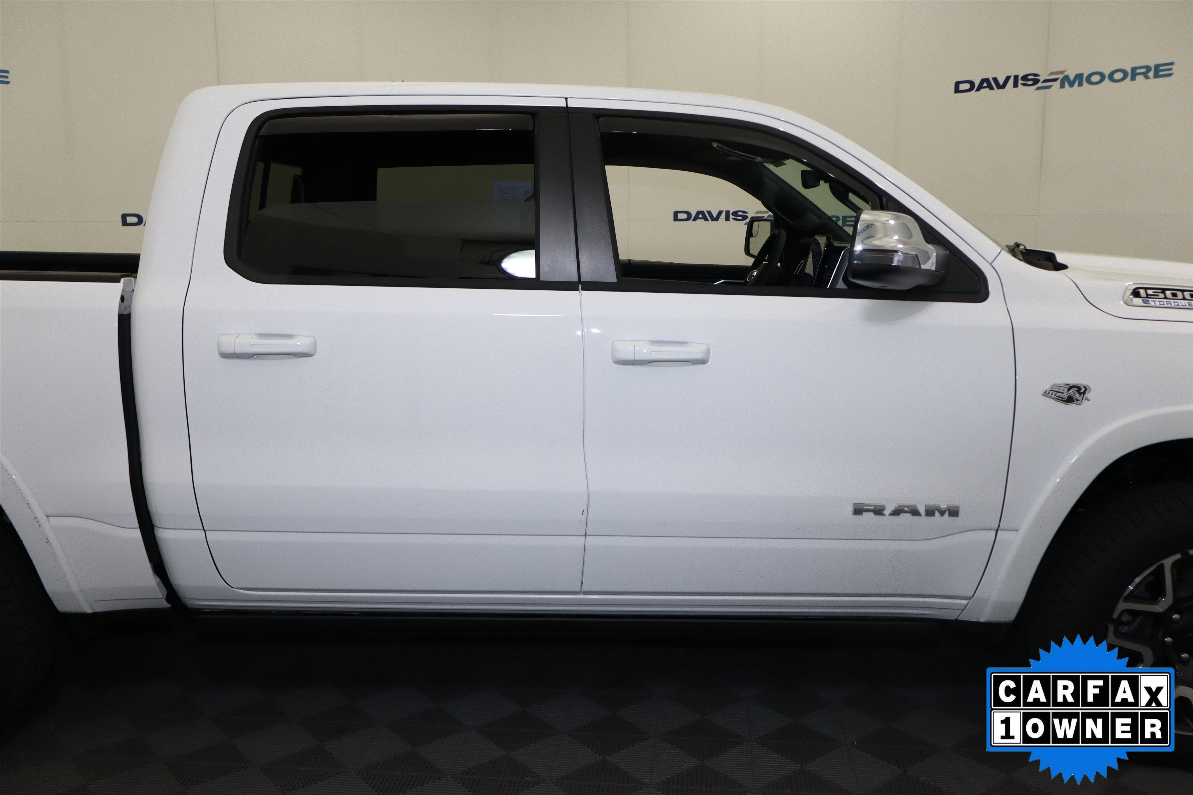 2026 RAM 1500 Laramie Crew Cab 4x4 5'7" Box