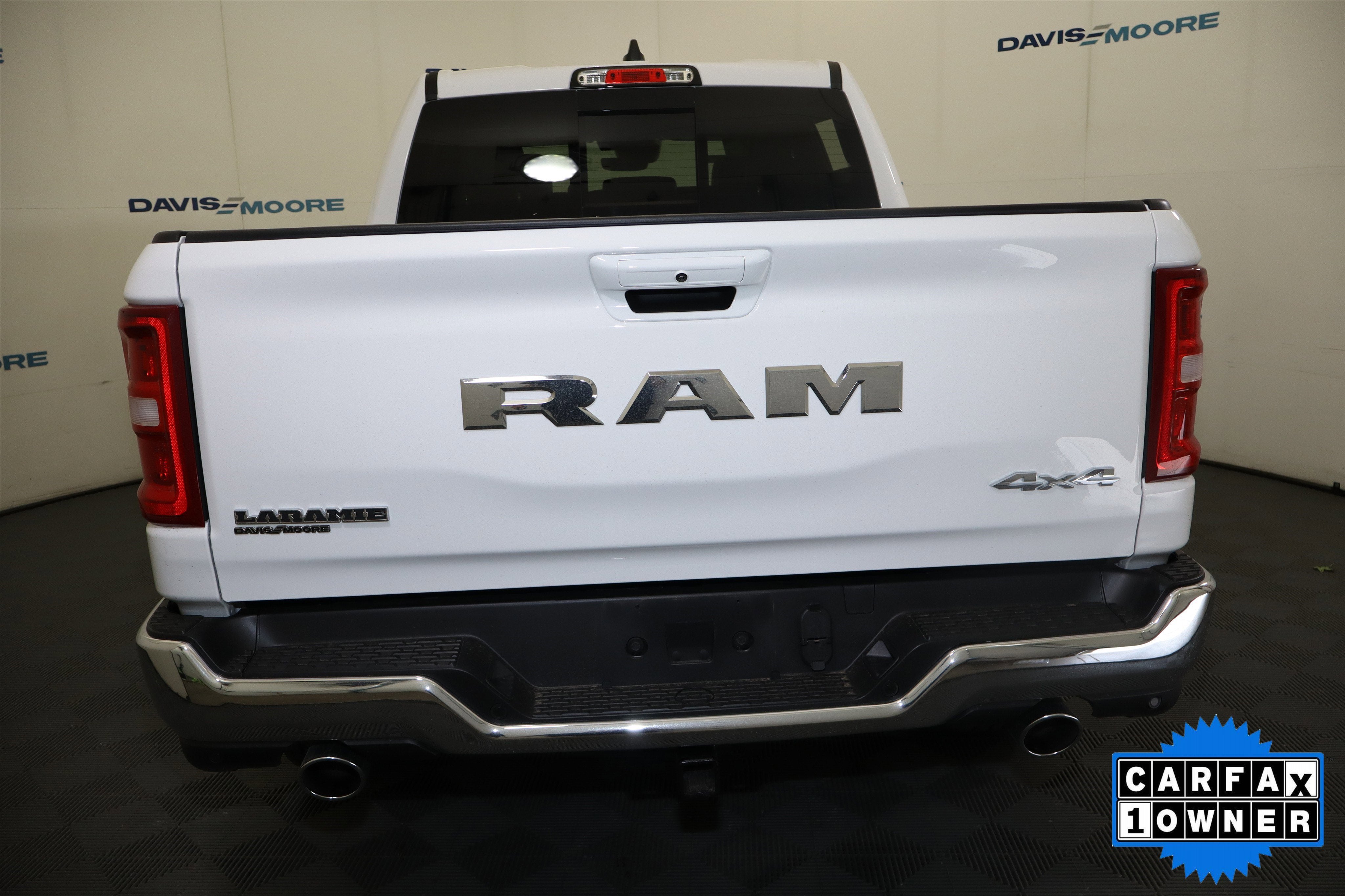 2026 RAM 1500 Laramie Crew Cab 4x4 5'7" Box