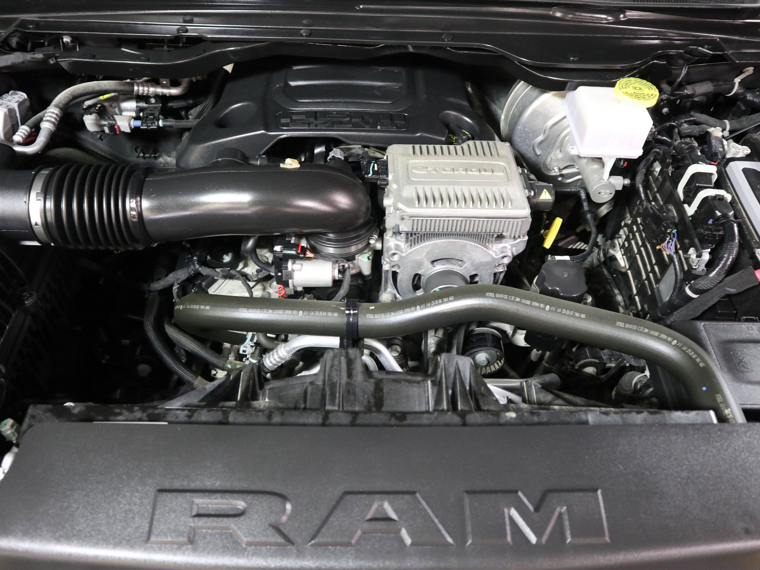 2023 RAM 1500 Laramie Crew Cab 4x4 5'7" Box