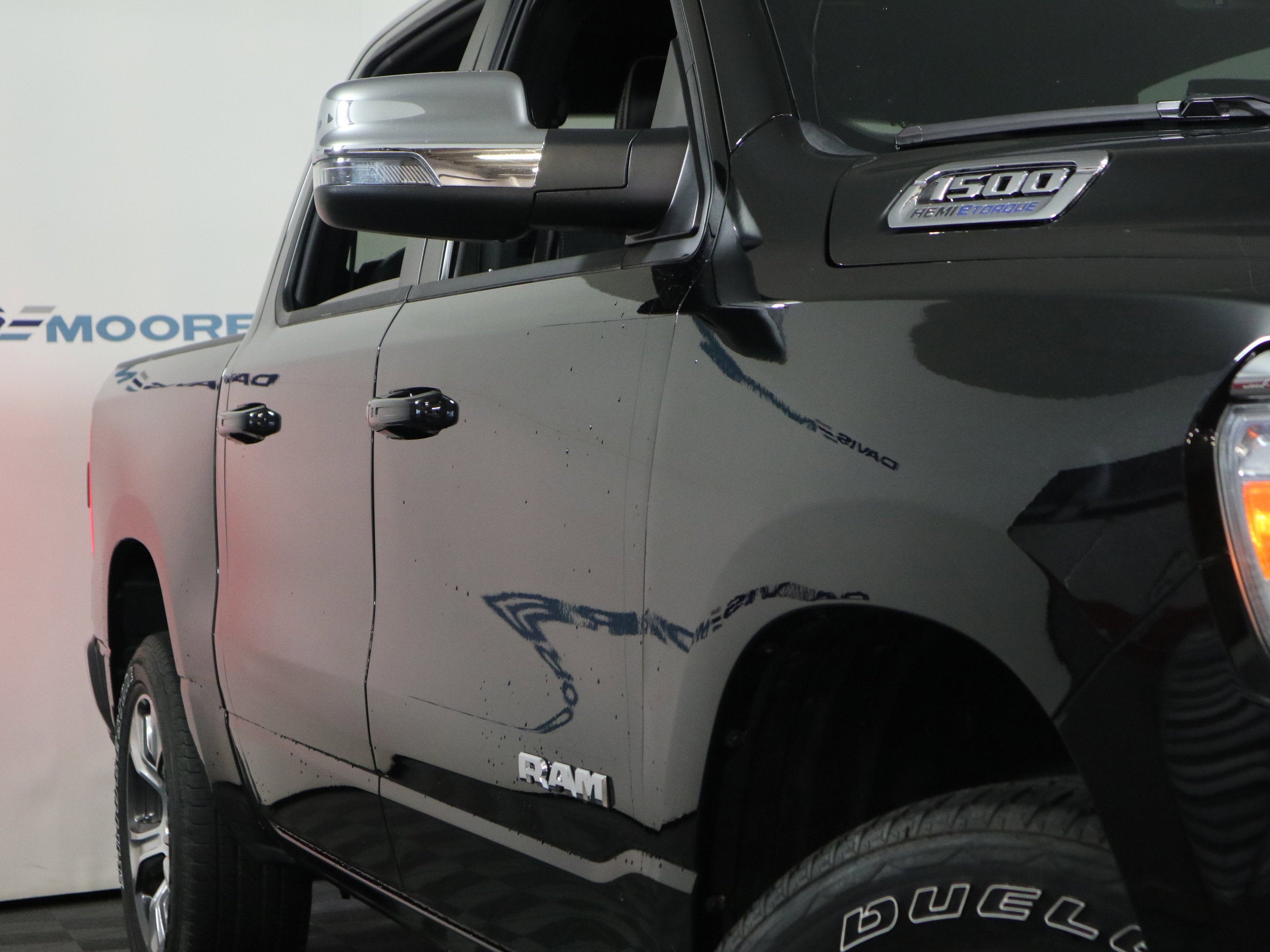 2023 RAM 1500 Laramie Crew Cab 4x4 5'7" Box