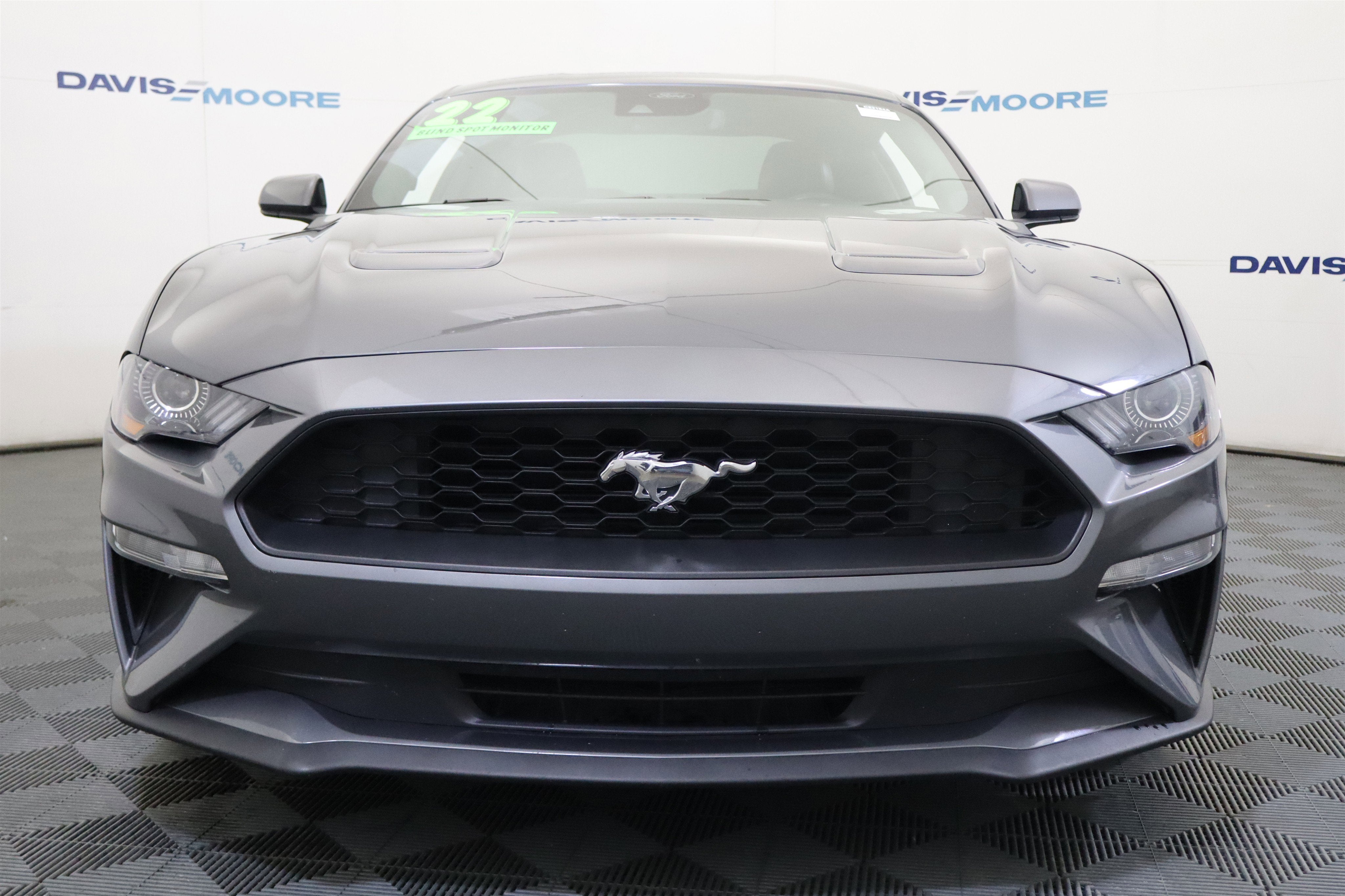 2022 Ford Mustang EcoBoost