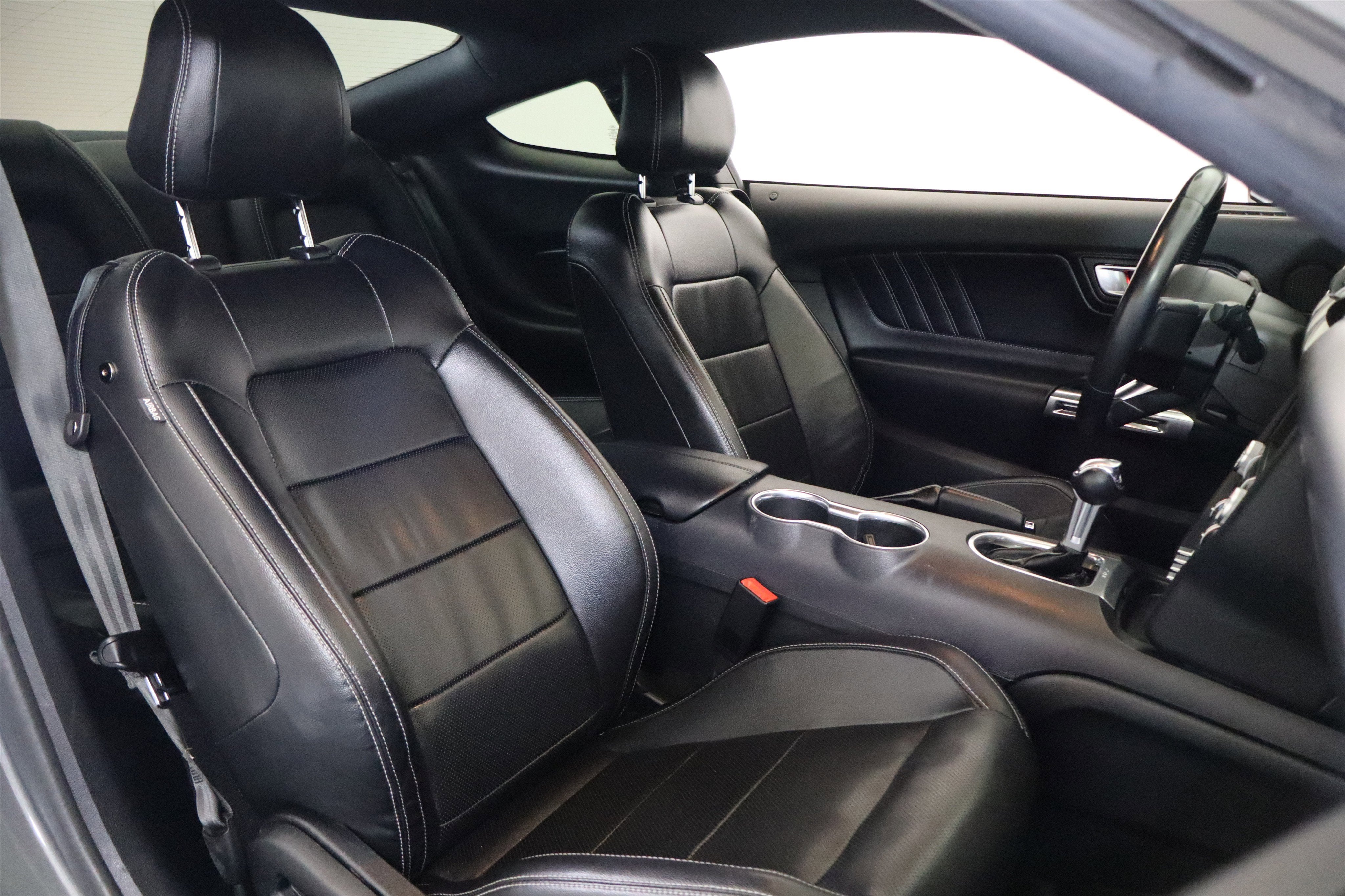 2022 Ford Mustang EcoBoost