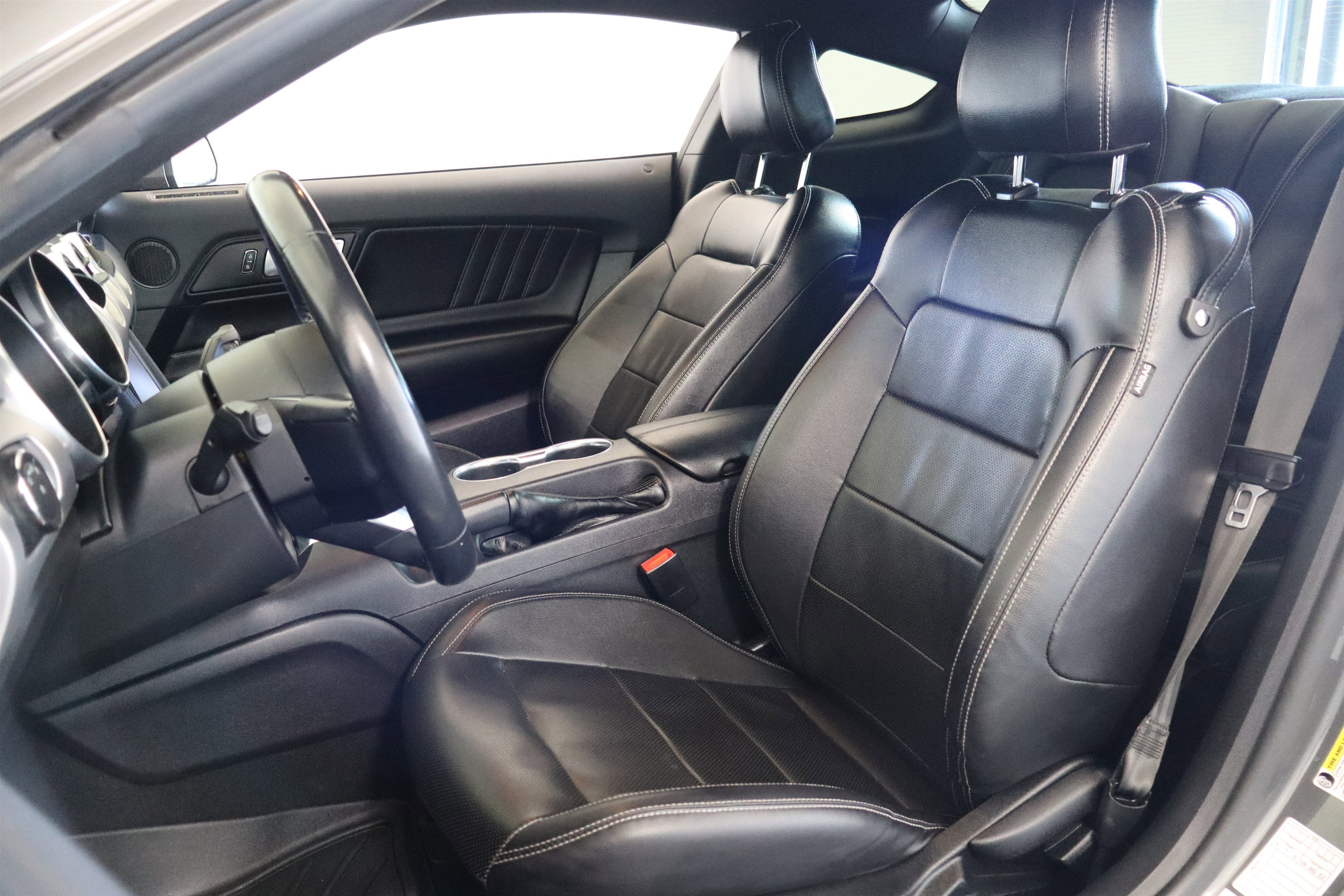 2022 Ford Mustang EcoBoost