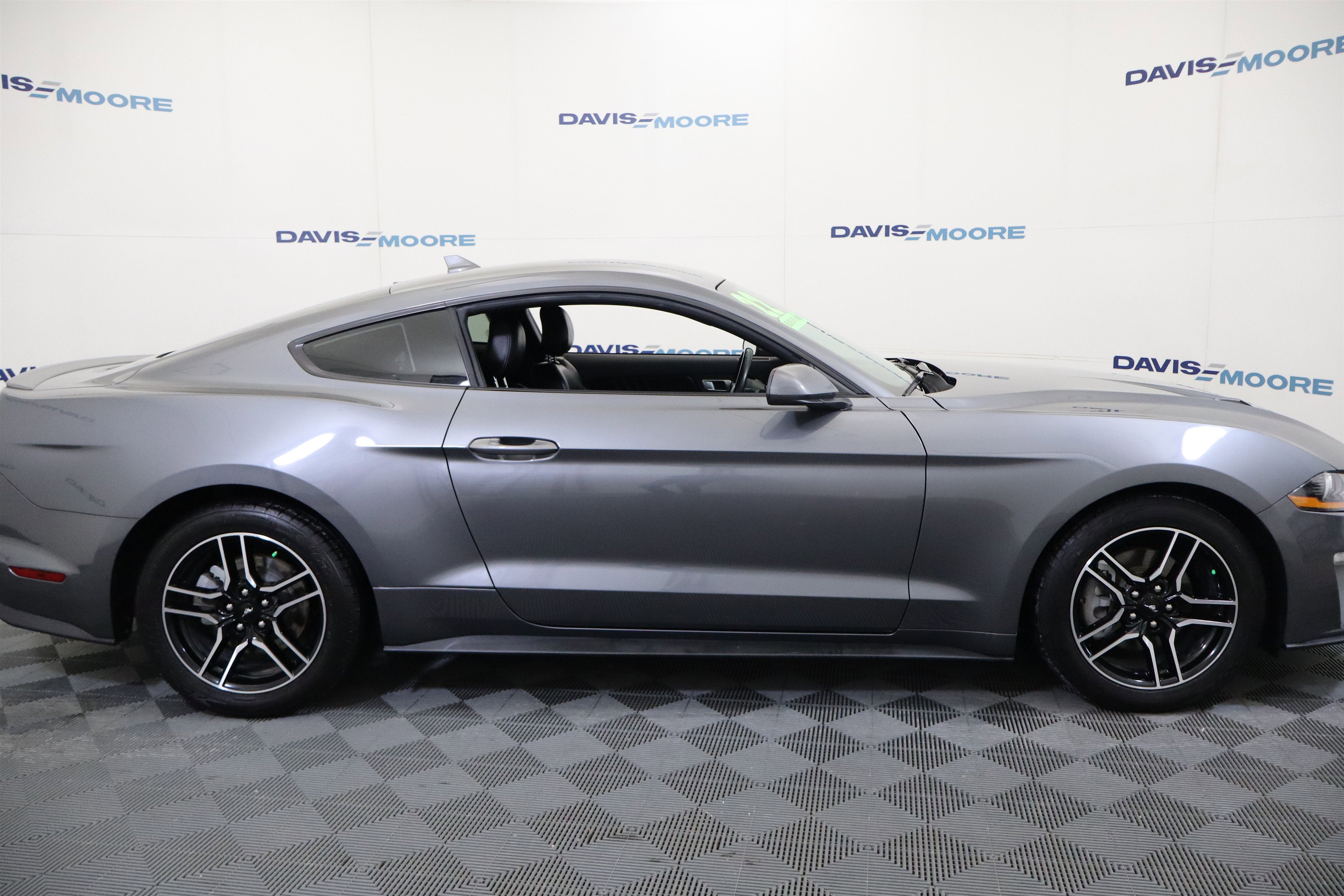 2022 Ford Mustang EcoBoost