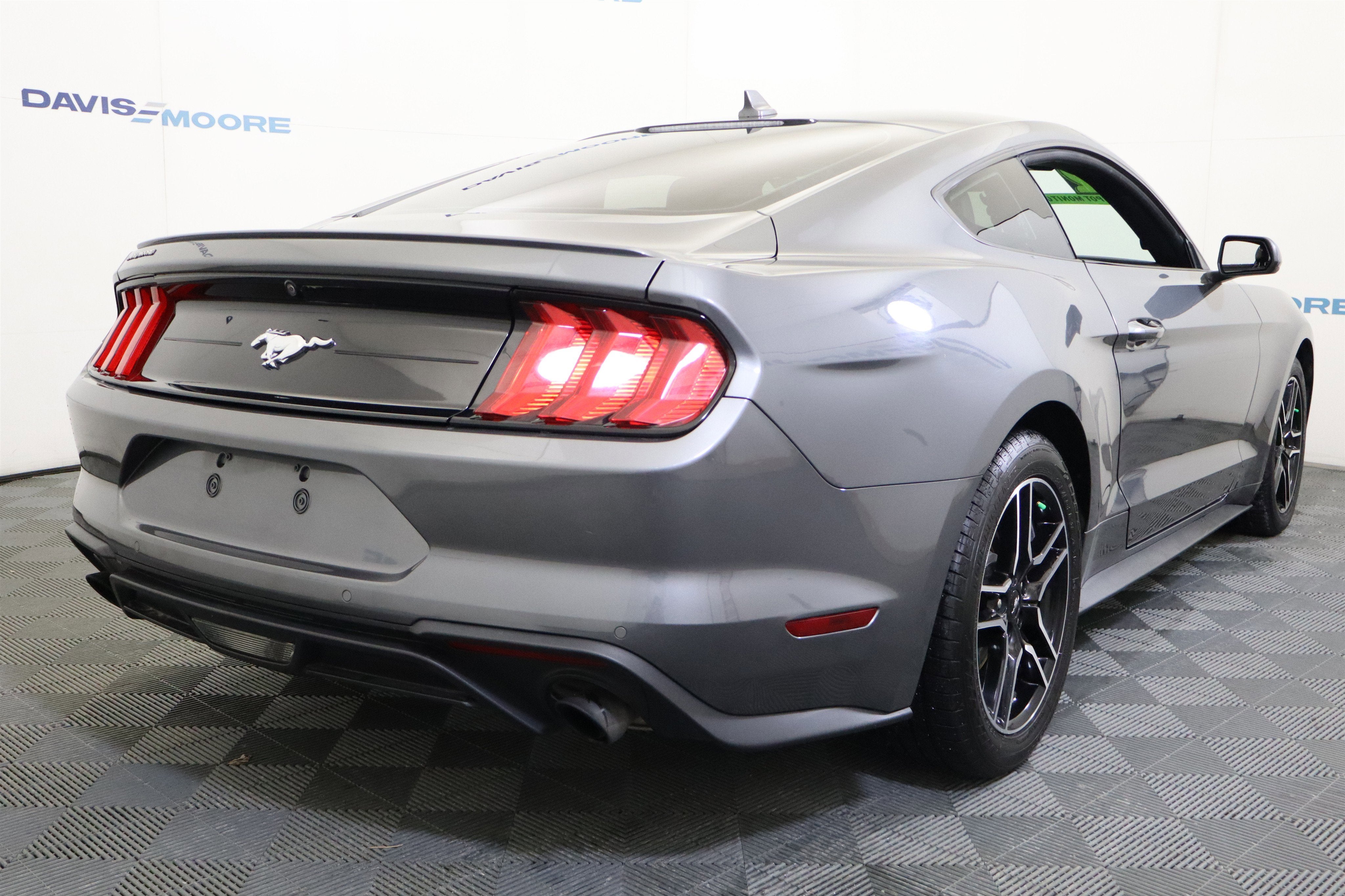 2022 Ford Mustang EcoBoost