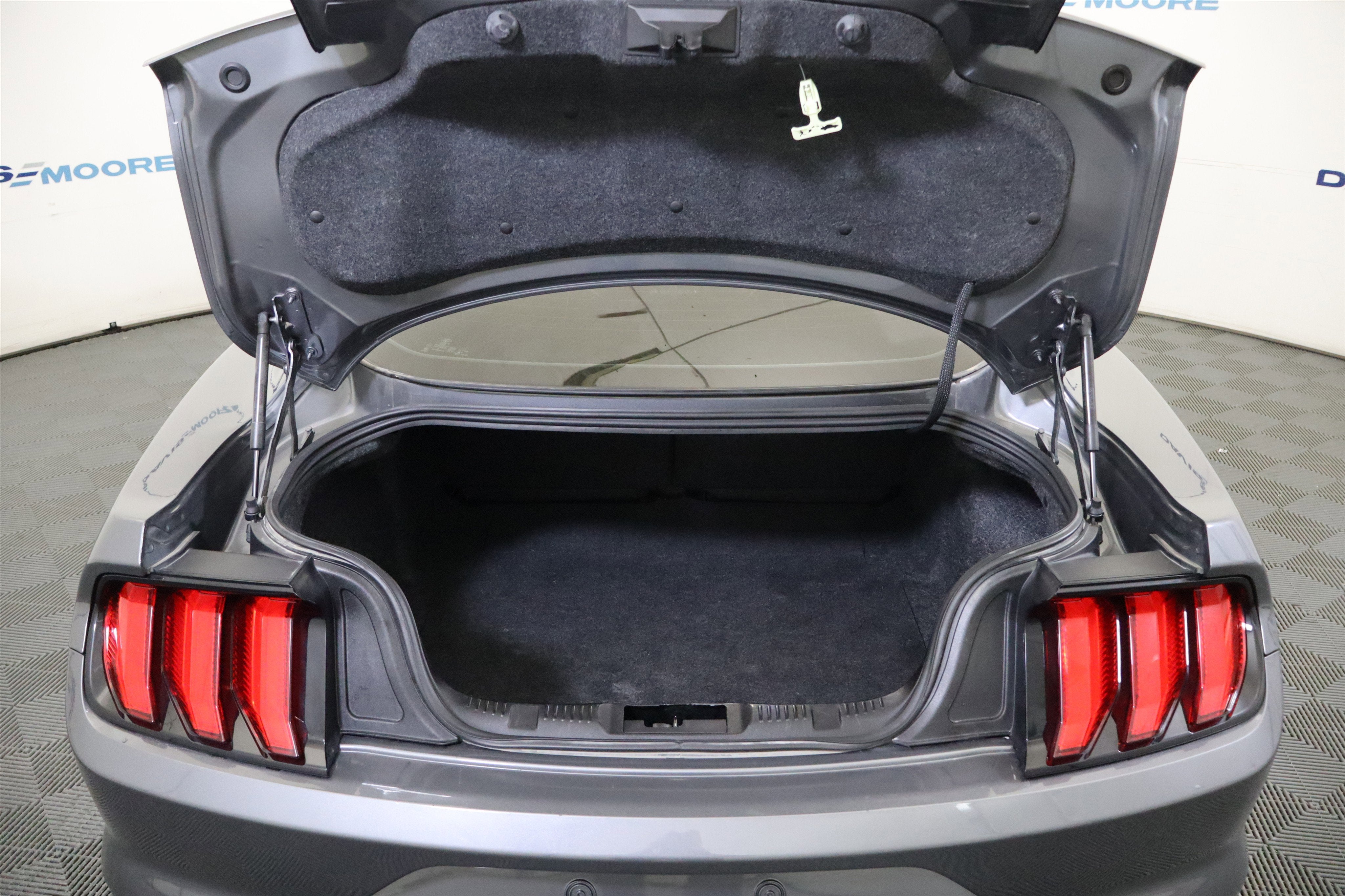 2022 Ford Mustang EcoBoost