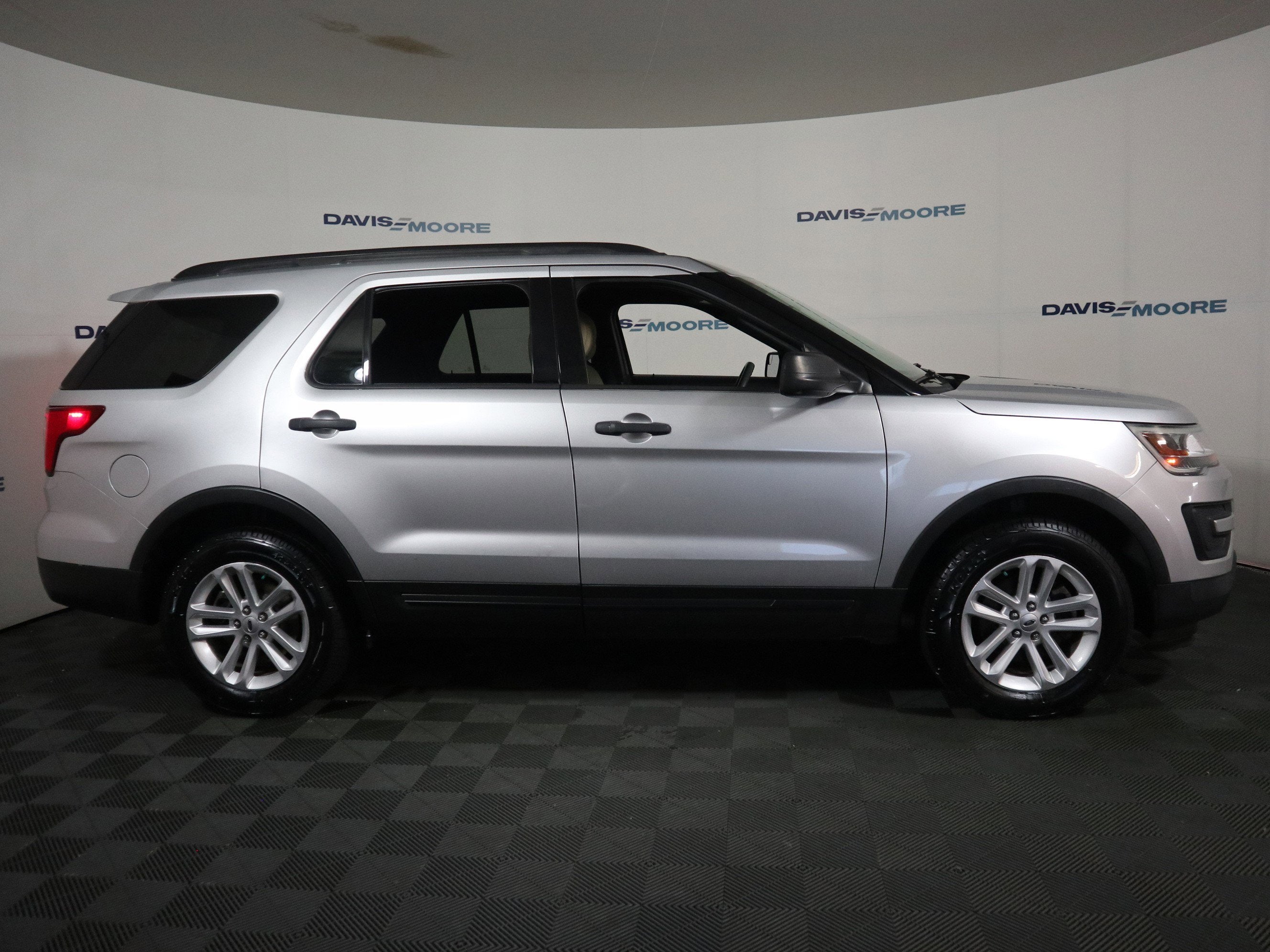 2017 Ford Explorer Base