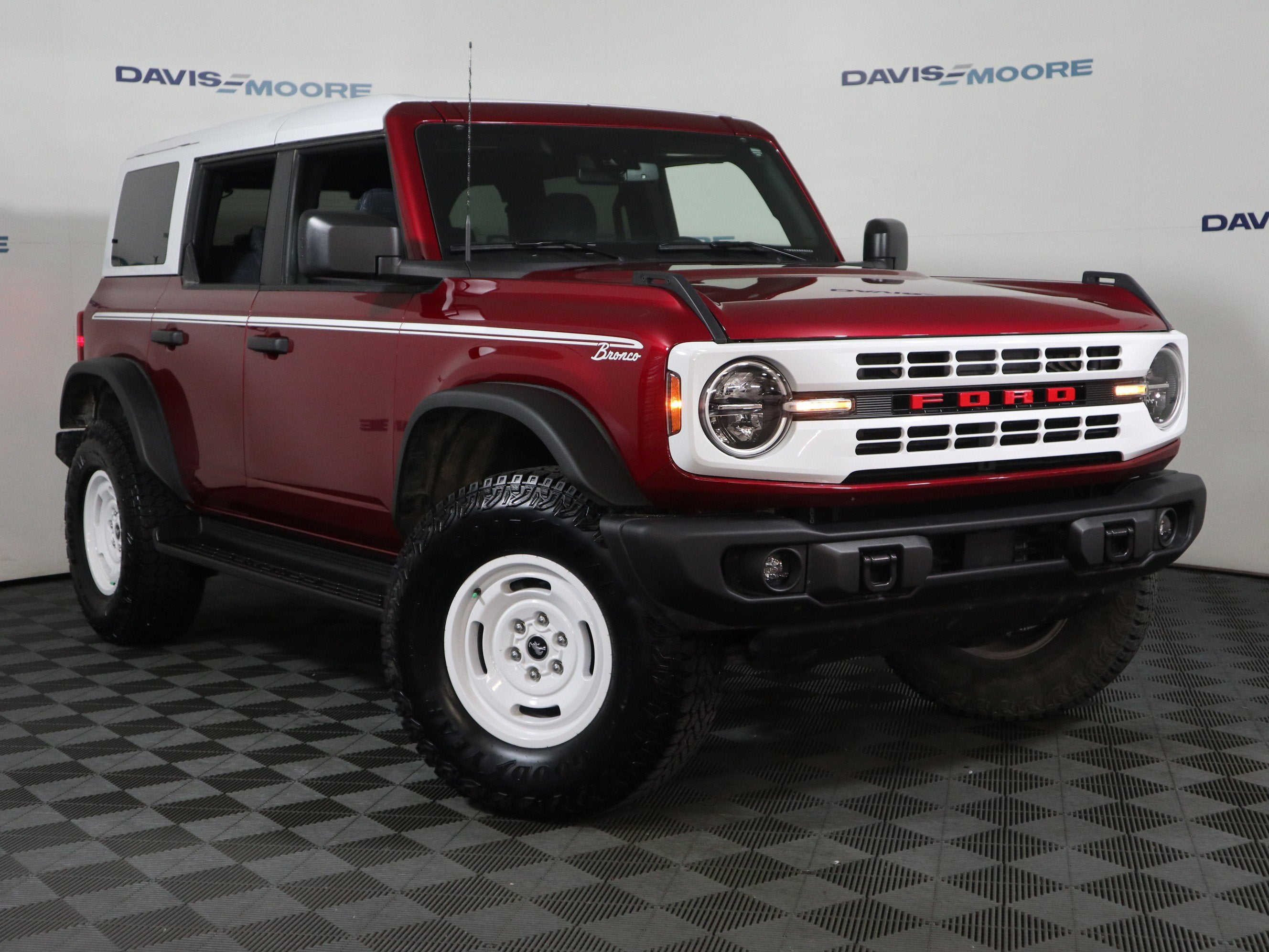 2025 Ford Bronco Heritage Edition