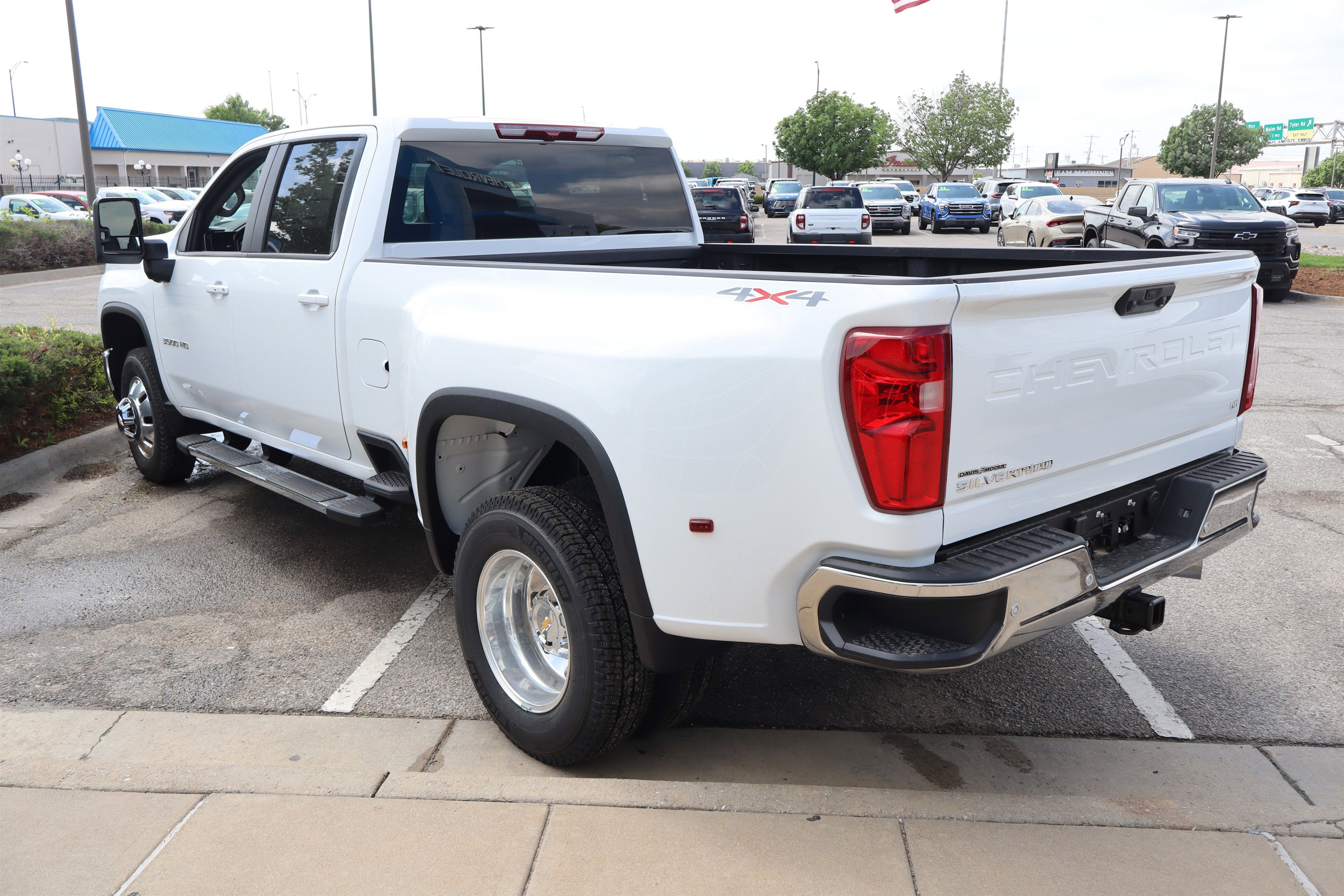 2026 Chevrolet Silverado 3500 HD LT DRW