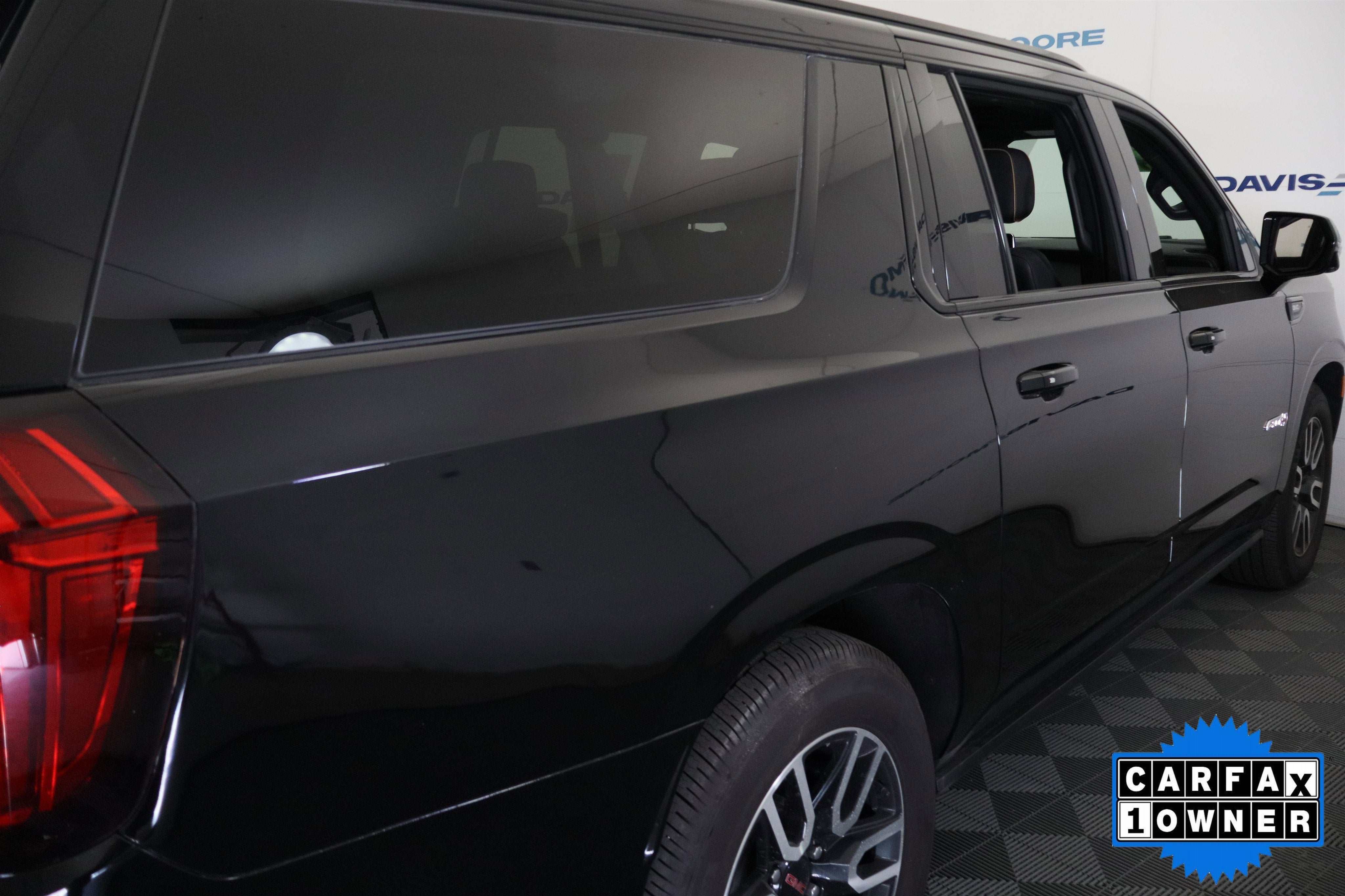 2023 GMC Yukon XL AT4