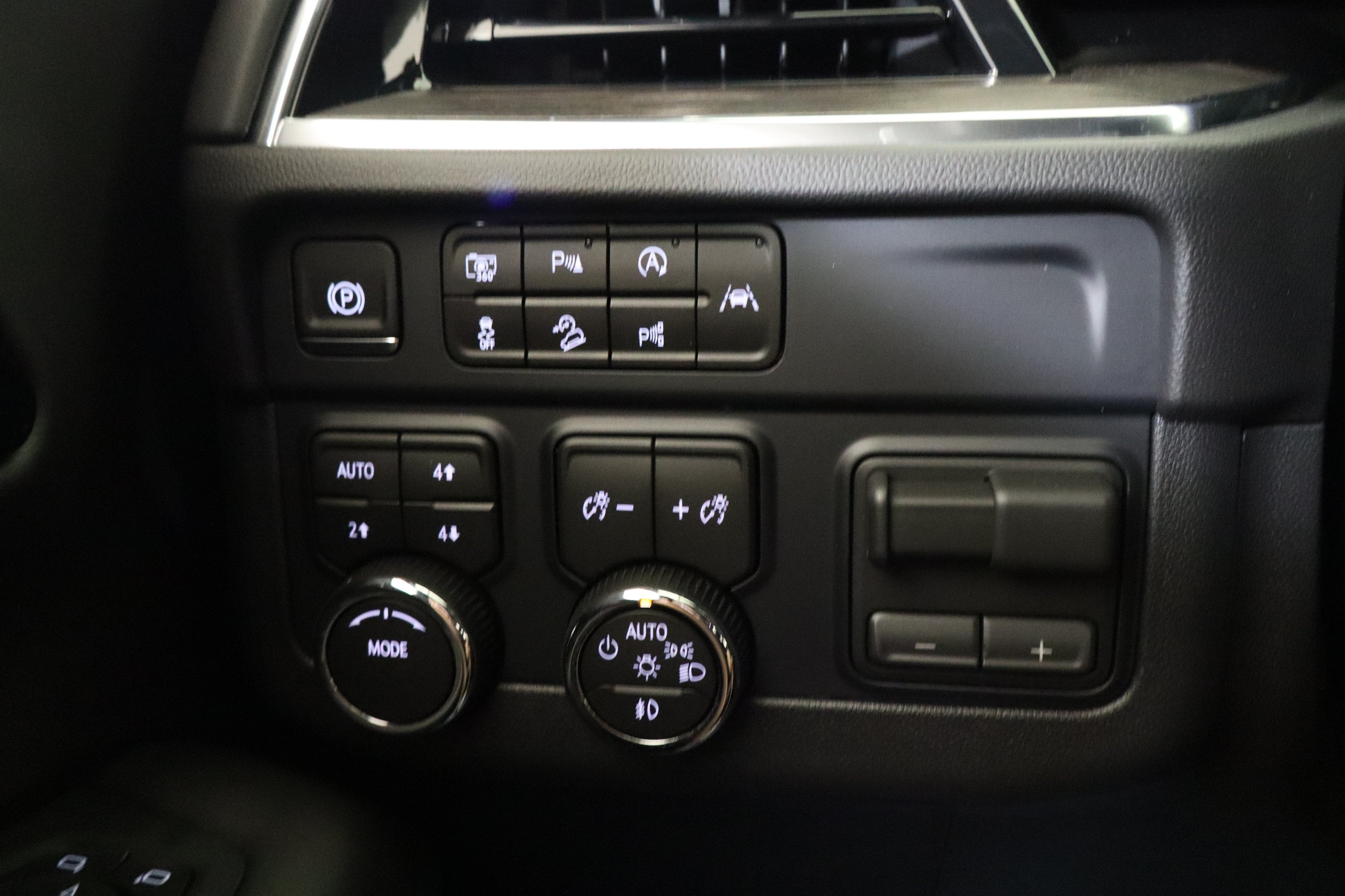 2027 Chevrolet Suburban LT