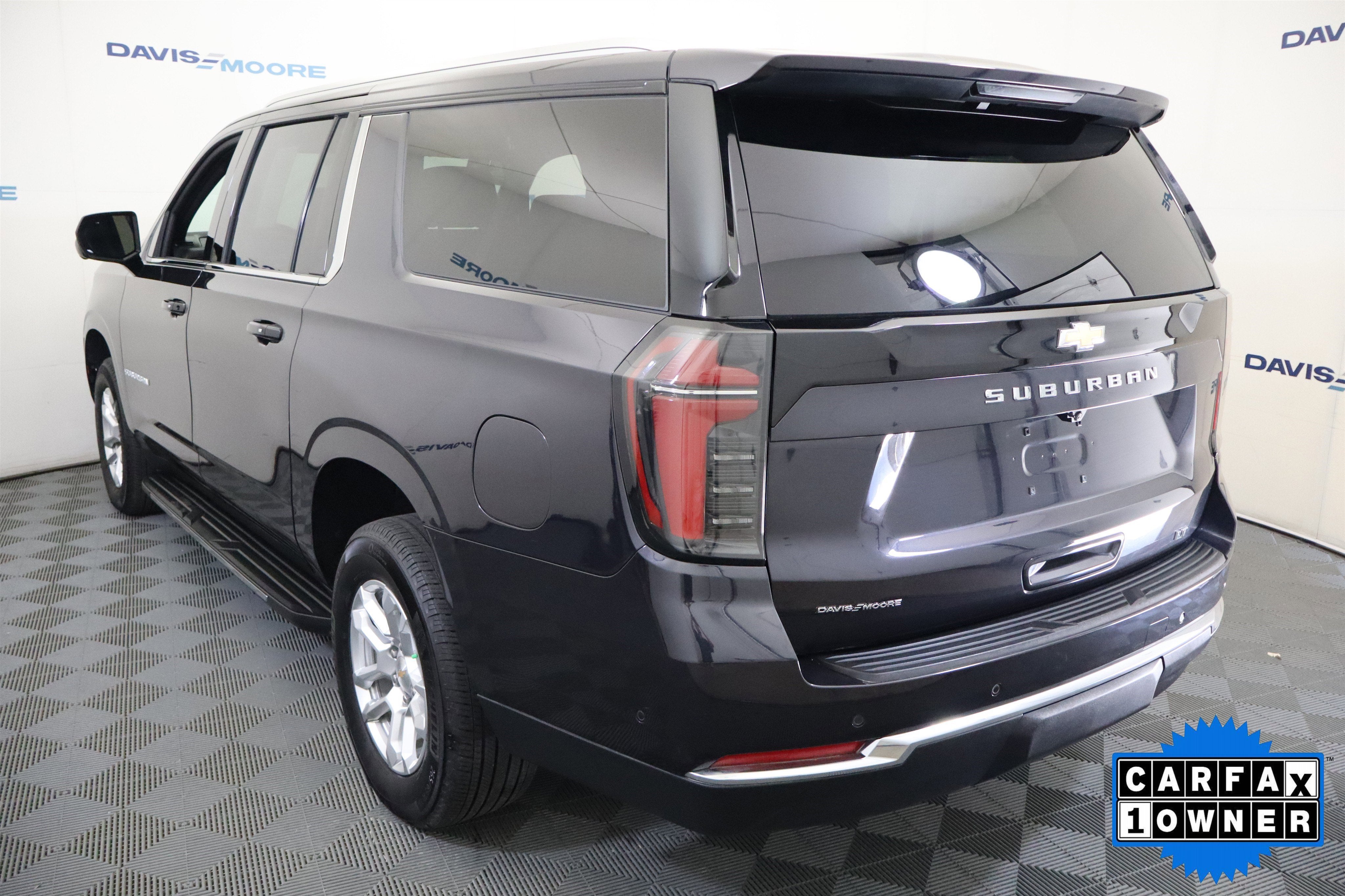 2025 Chevrolet Suburban LT