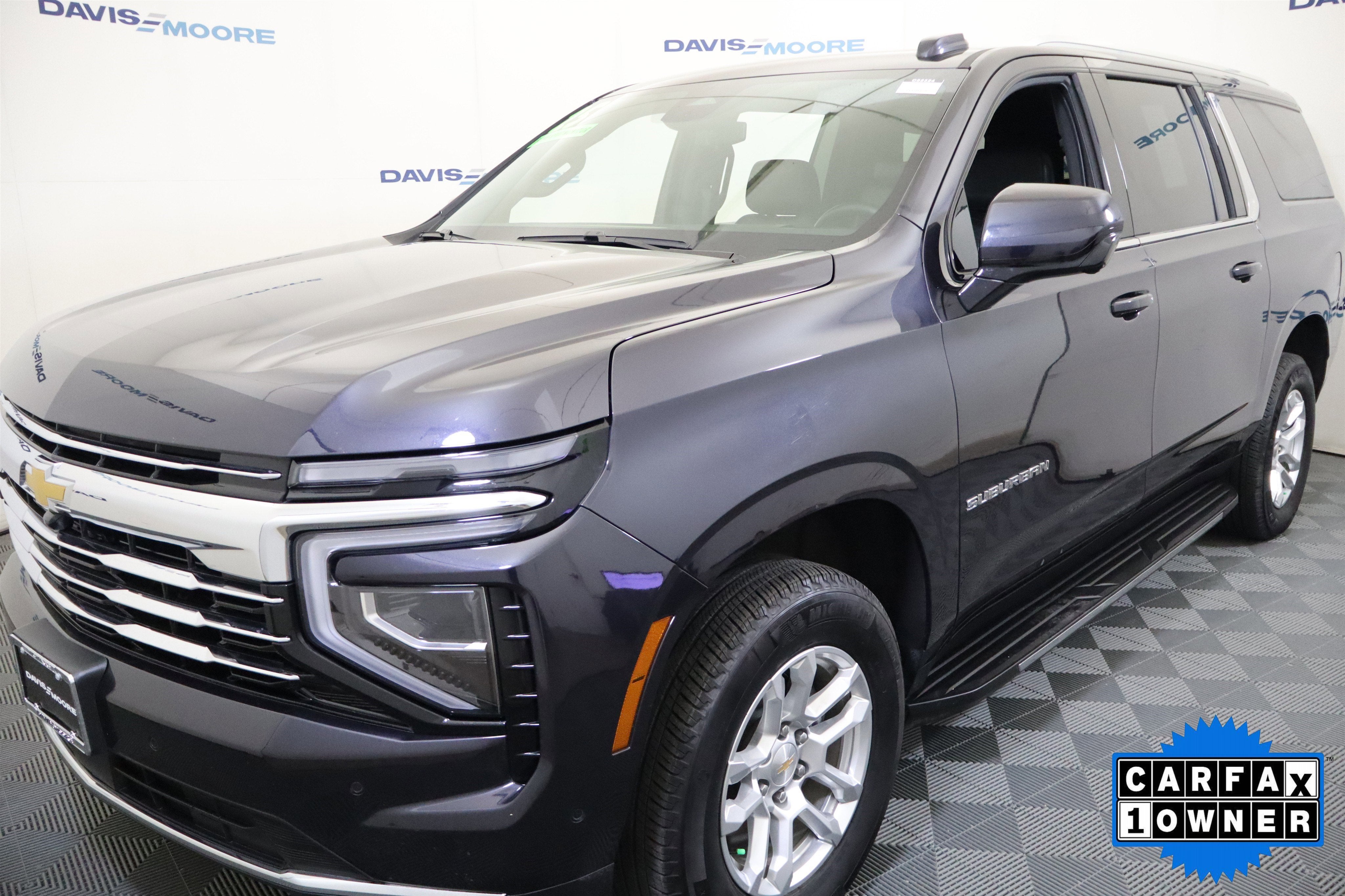 2025 Chevrolet Suburban LT