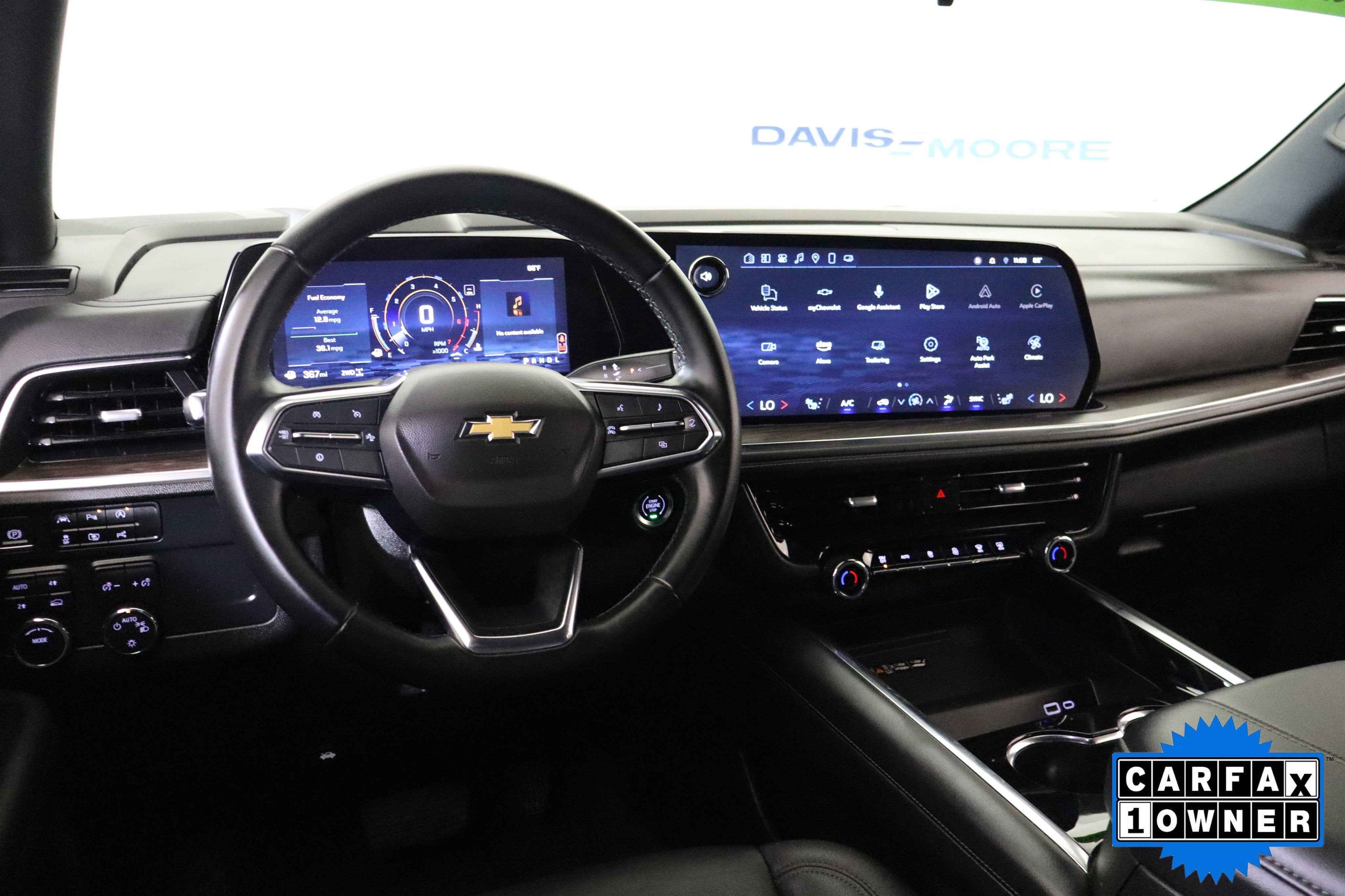 2025 Chevrolet Suburban LT